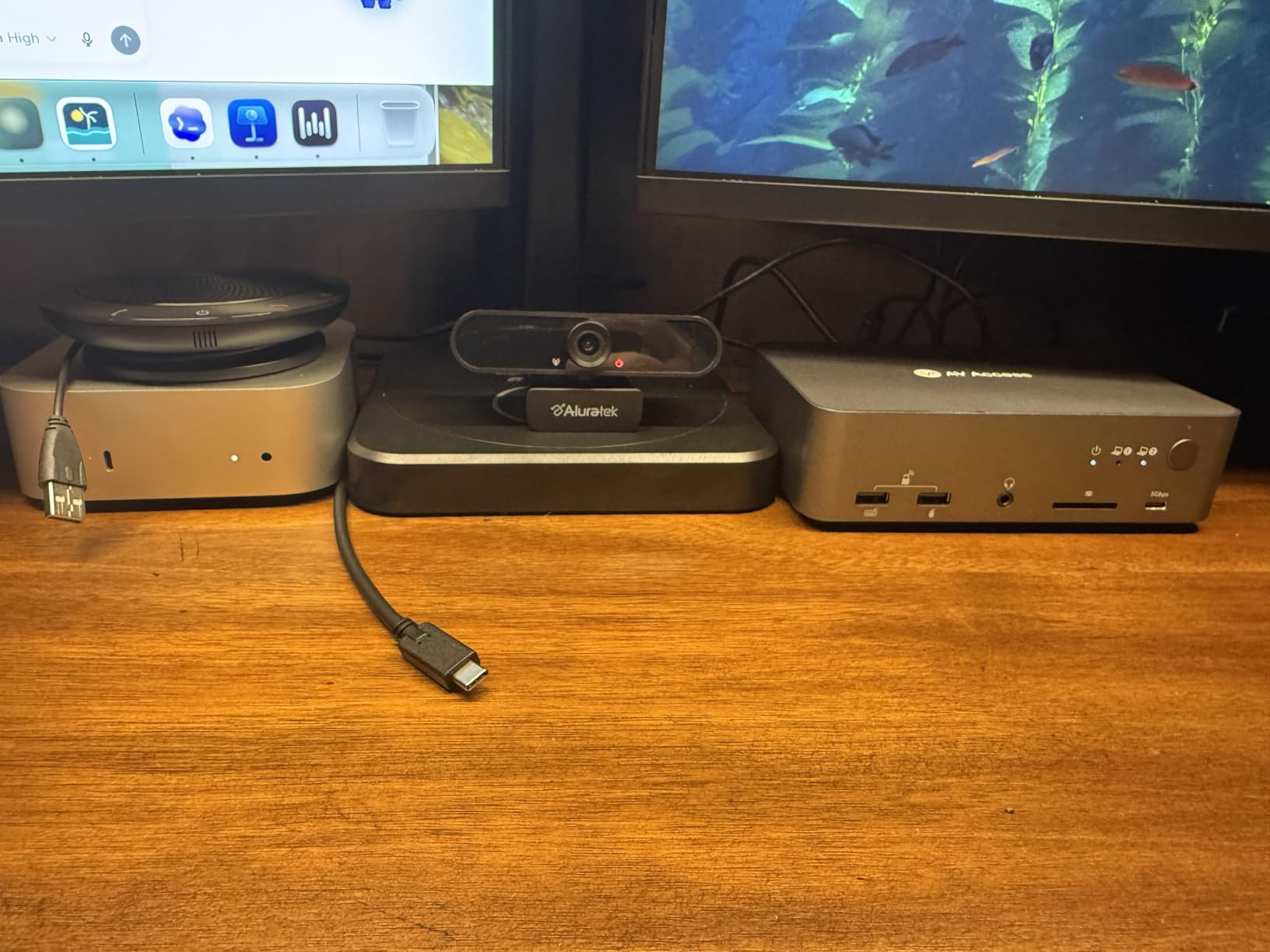 AV Access KVM Switch Dock 2 Monitors 2 Laptops, 4K KVM Switch Dual Monitor customer photo 2