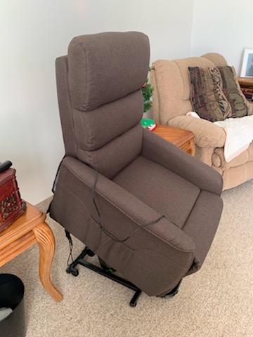 HOMCOM Power Lift Recliner Chair for Elderly, Easy Assembly, Black customer photo 1