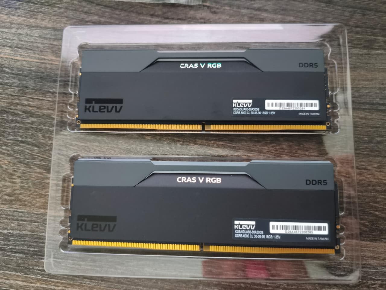 KLEVV CRAS V RGB DDR5 32GB (2x16GB) 6000MHz CL30 SK Hynix A-Die 1.35V Gaming Desktop Ram Memory XMP 3.0 / AMD Expo Ready - White (KD5AGUA80-60A300J) customer photo 1