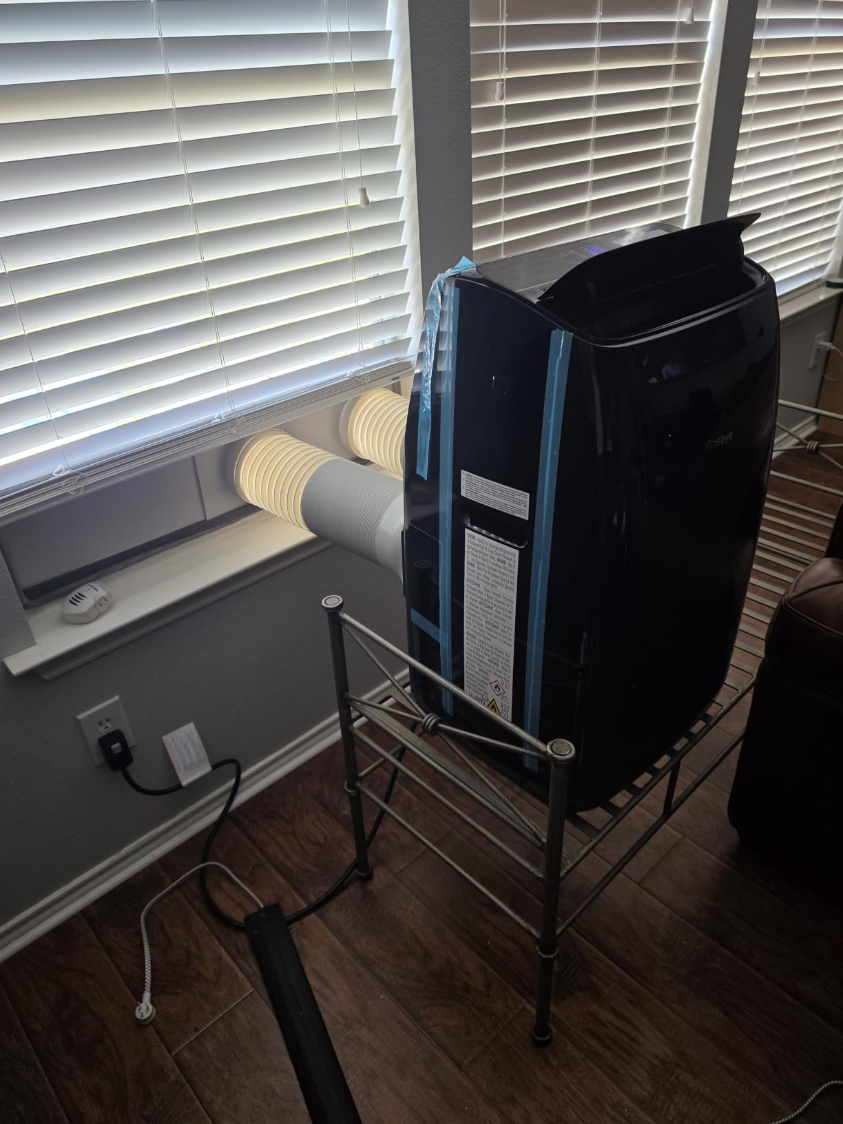 Gasbye Dual Hose Portable Air Conditioner, [2026 Upgraded] Full DC Inverter Compressor, Energy-Saving 13.6 CEER, Low Noise (45dB), Cools Room up to 500 Sq.Ft., Backlit Remote Control, 14,000BTU, Black customer photo 1