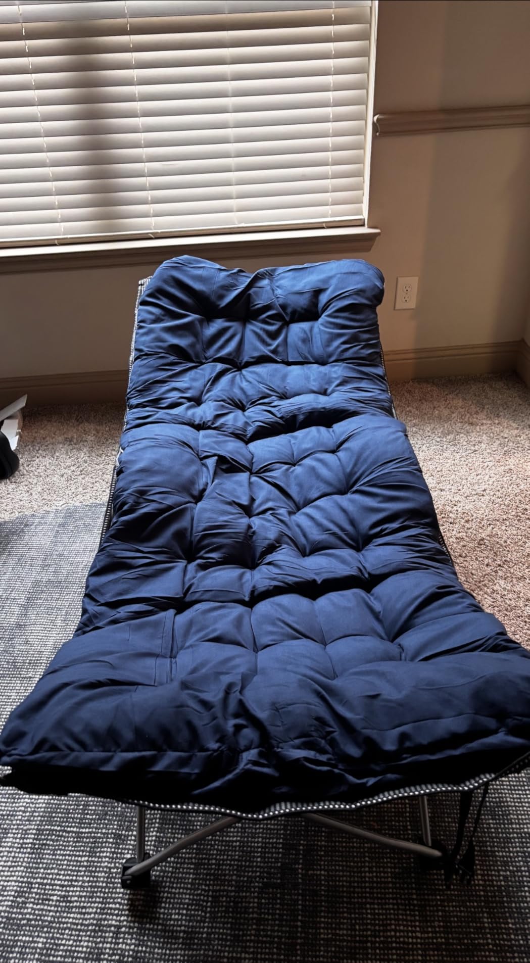 DoCred Oversized XXL Camping Cot with Mattress, 32