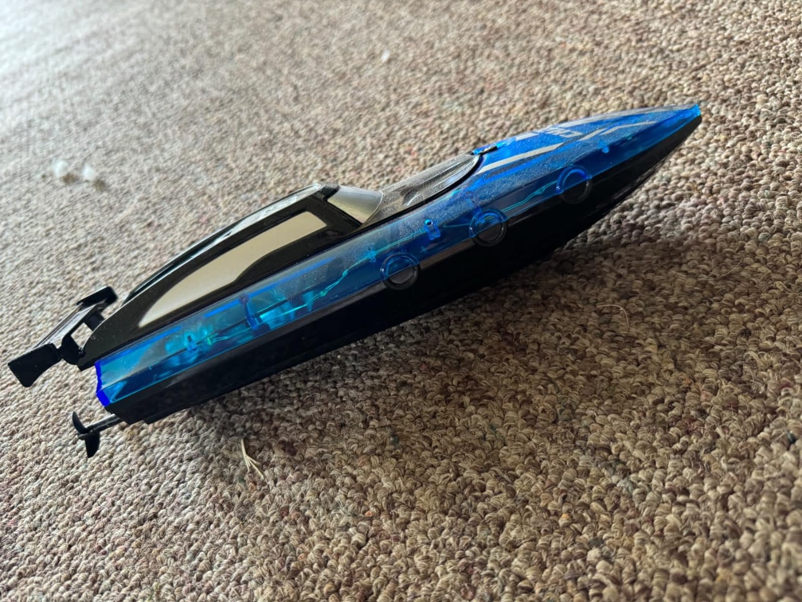 JOI MEW Remote Control Boat for Kids, RC Boat for Pool & Lake, LED Lights customer photo 2