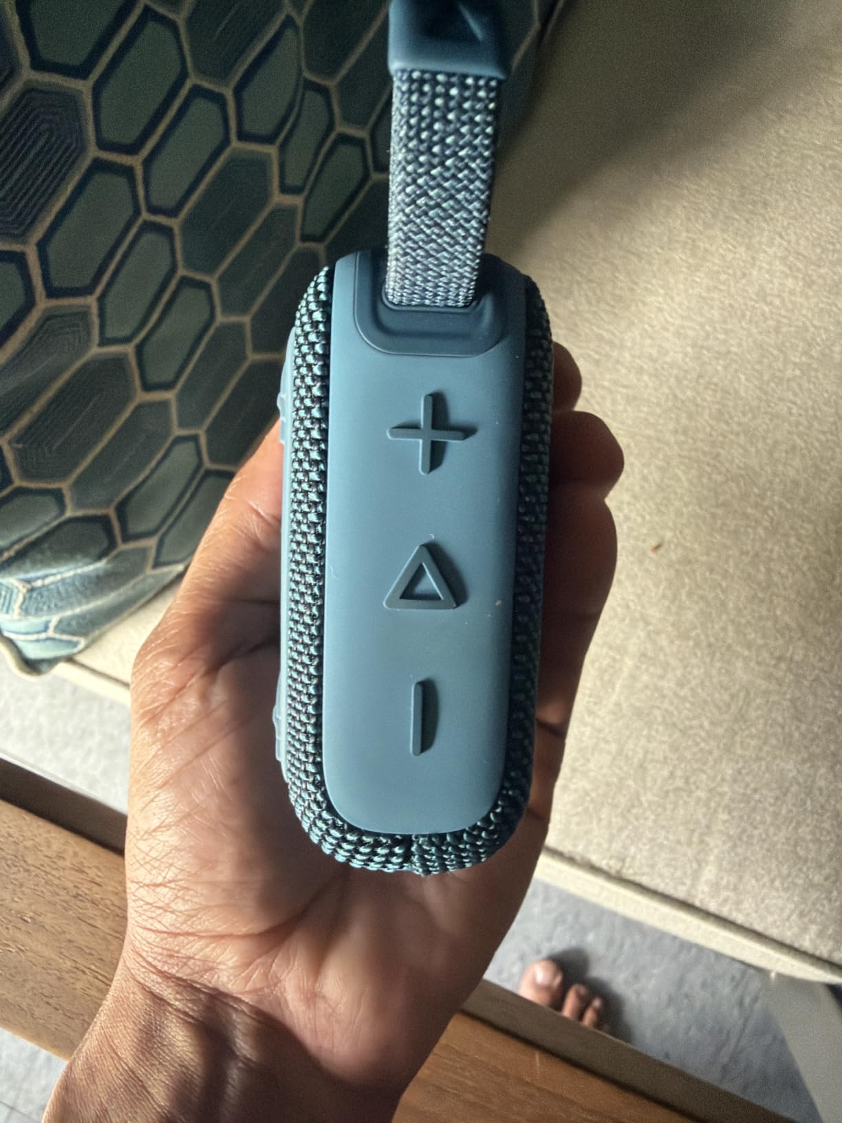 JBL Go 4 - Ultra-Portable, Waterproof and Dustproof Bluetooth Speaker, Big JBL Pro Sound with Punchy bass, 7-Hour Built-in Battery, Made in Part with Recycled Materials (Purple) customer photo 1