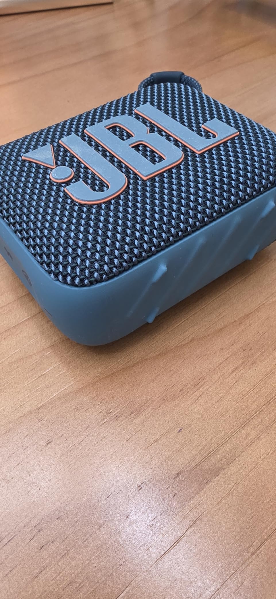 JBL Go 4 - Ultra-Portable, Waterproof and Dustproof Bluetooth Speaker, Big JBL Pro Sound with Punchy bass, 7-Hour Built-in Battery, Made in Part with Recycled Materials (White) customer photo 2