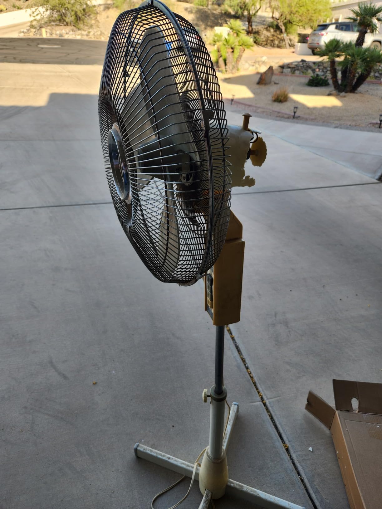 Pro Series 20 inch Oscillating High Velocity Pedestal Fan, 6000 CFM Industrial Metal Commercial Standing Fan with Aluminum Blades, 3 Speeds, Adjustable Height and Tilt, for Garage, Shop customer photo 1