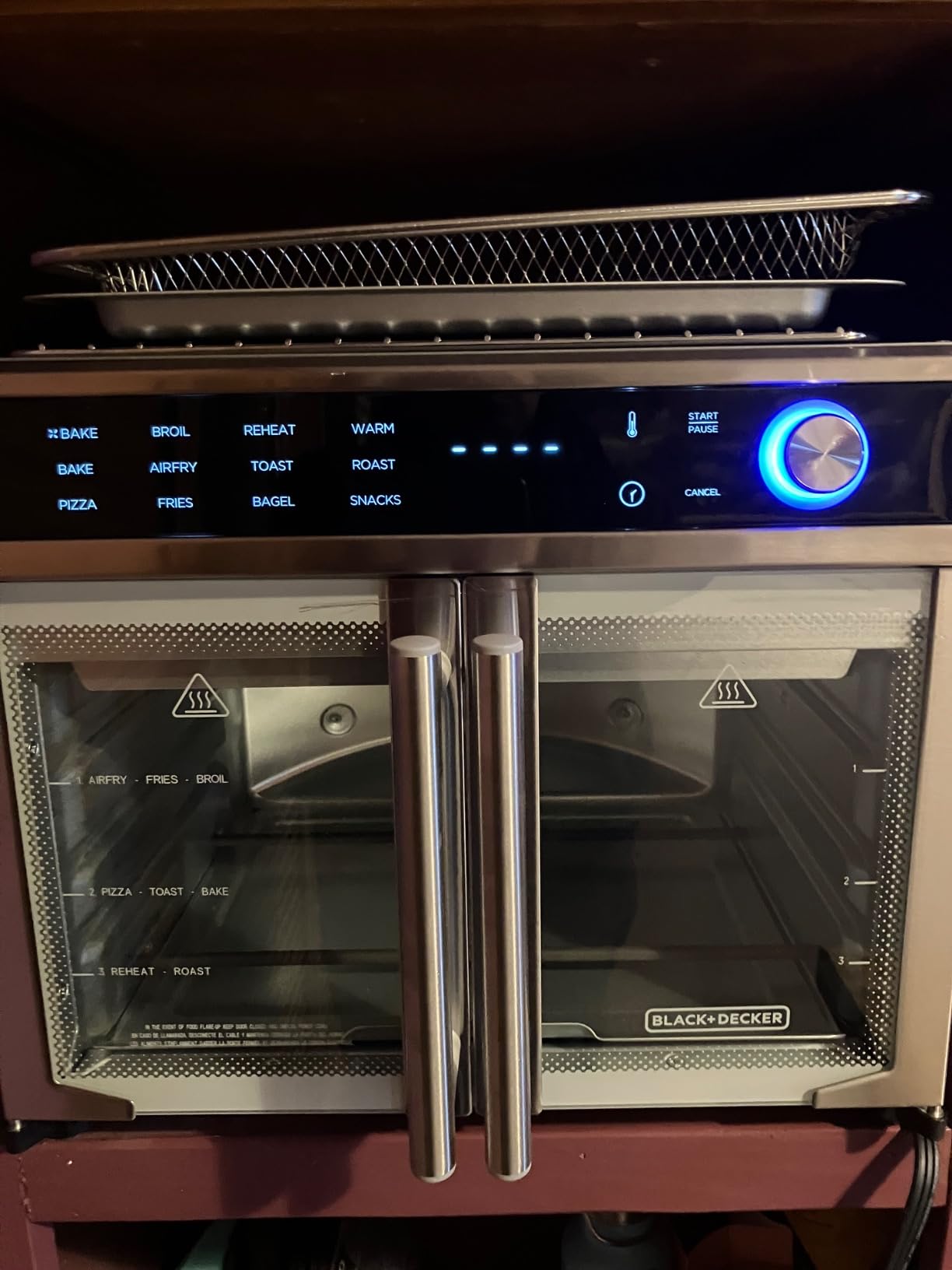 BLACK+DECKER 12-in-1 Crisp 'N Bake Air Fryer Toaster Oven customer photo 2