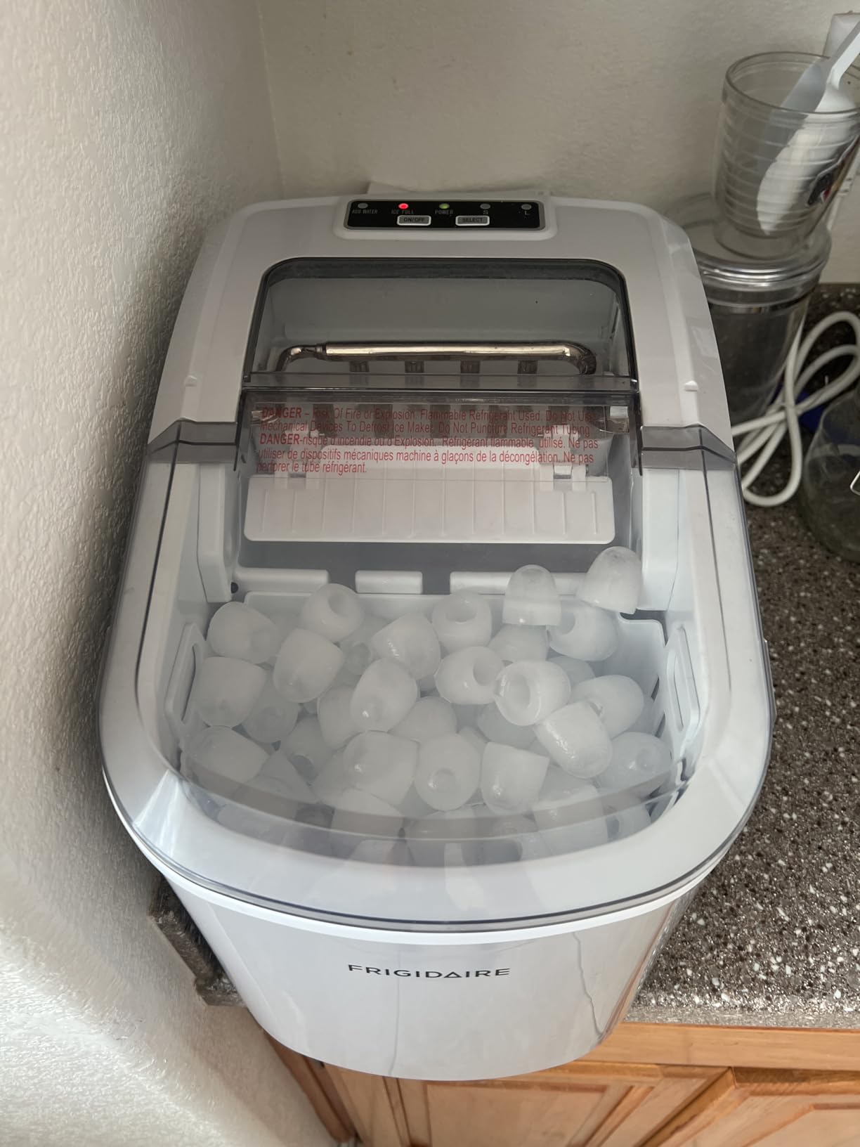 FRIGIDAIRE EFIC128AMZBLK Compact Countertop Ice Maker, 26 lb per Day, Black customer photo 1