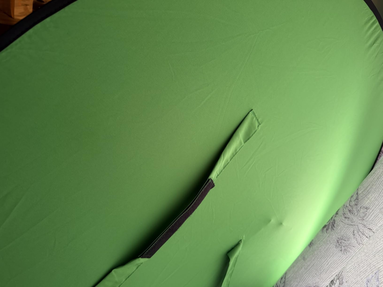 Portable Green Screen Chair, 57 in Greenscreen Backdrop with Stand Double Sided Foldable Green Background, Chroma Key, for Photography Streaming Gaming Photo Zoom Video Chats and Meeting customer photo 1