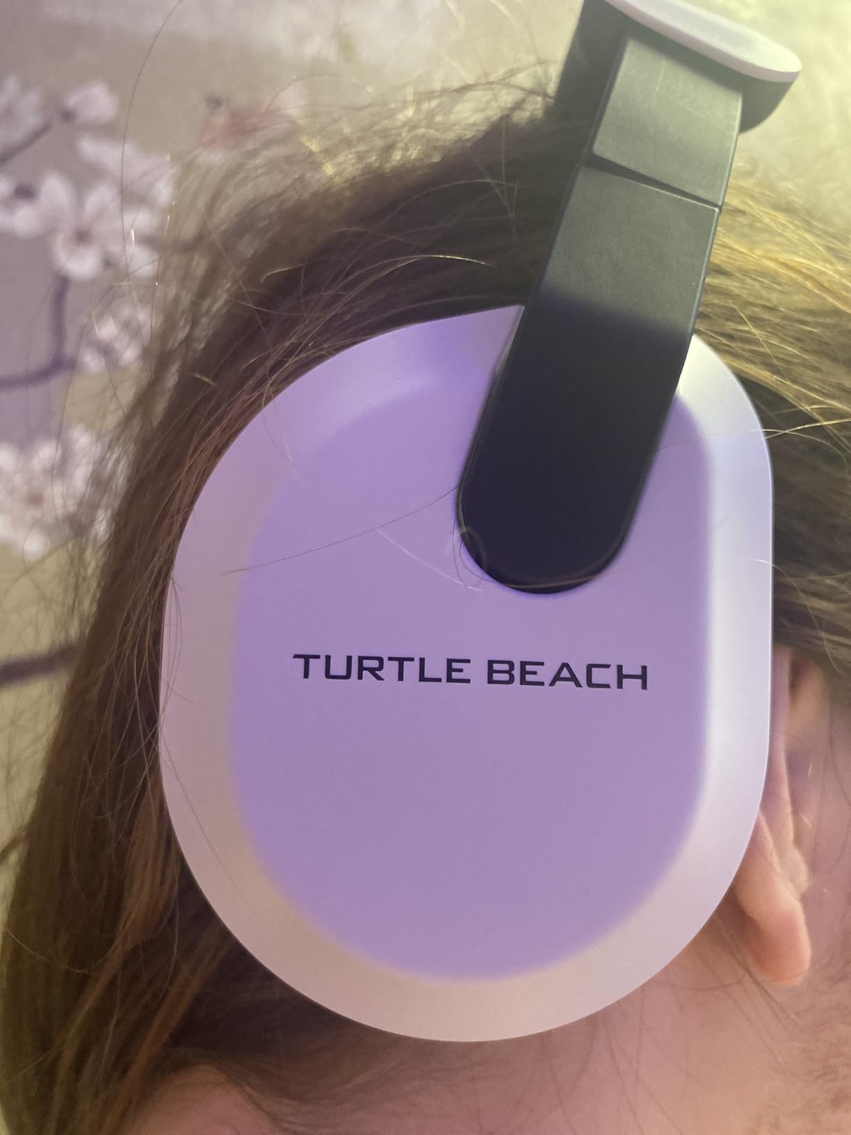 Turtle Beach Stealth 600 Wireless Multiplatform Gaming Headset for PS5 & PC | PlayStation, PS4, Bluetooth, 50mm Drivers, Rechargeable 80-Hr Battery, Noise-Cancelling Flip-to-Mute Mic, Memory Foam, White customer photo 1