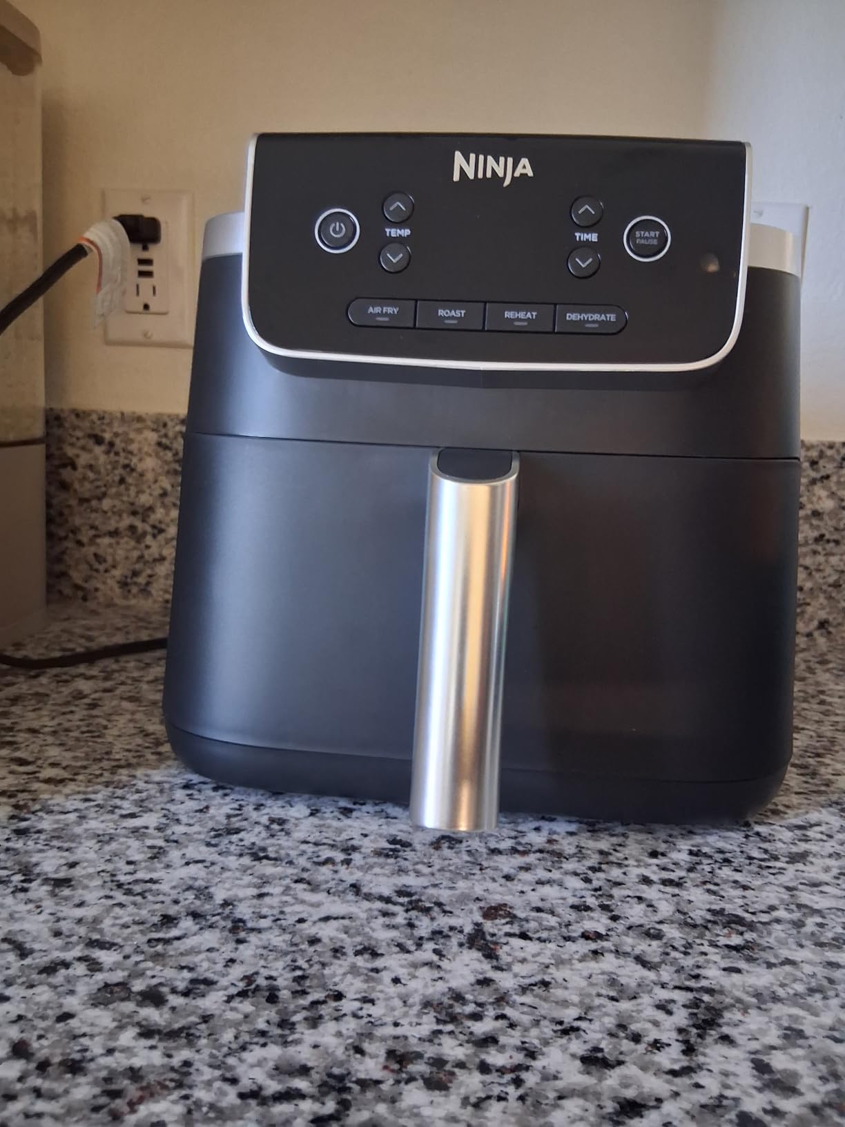 Ninja Air Fryer Pro XL, 6.5 Qt, 7-in-1, Grey, AF182AMZ customer photo 2