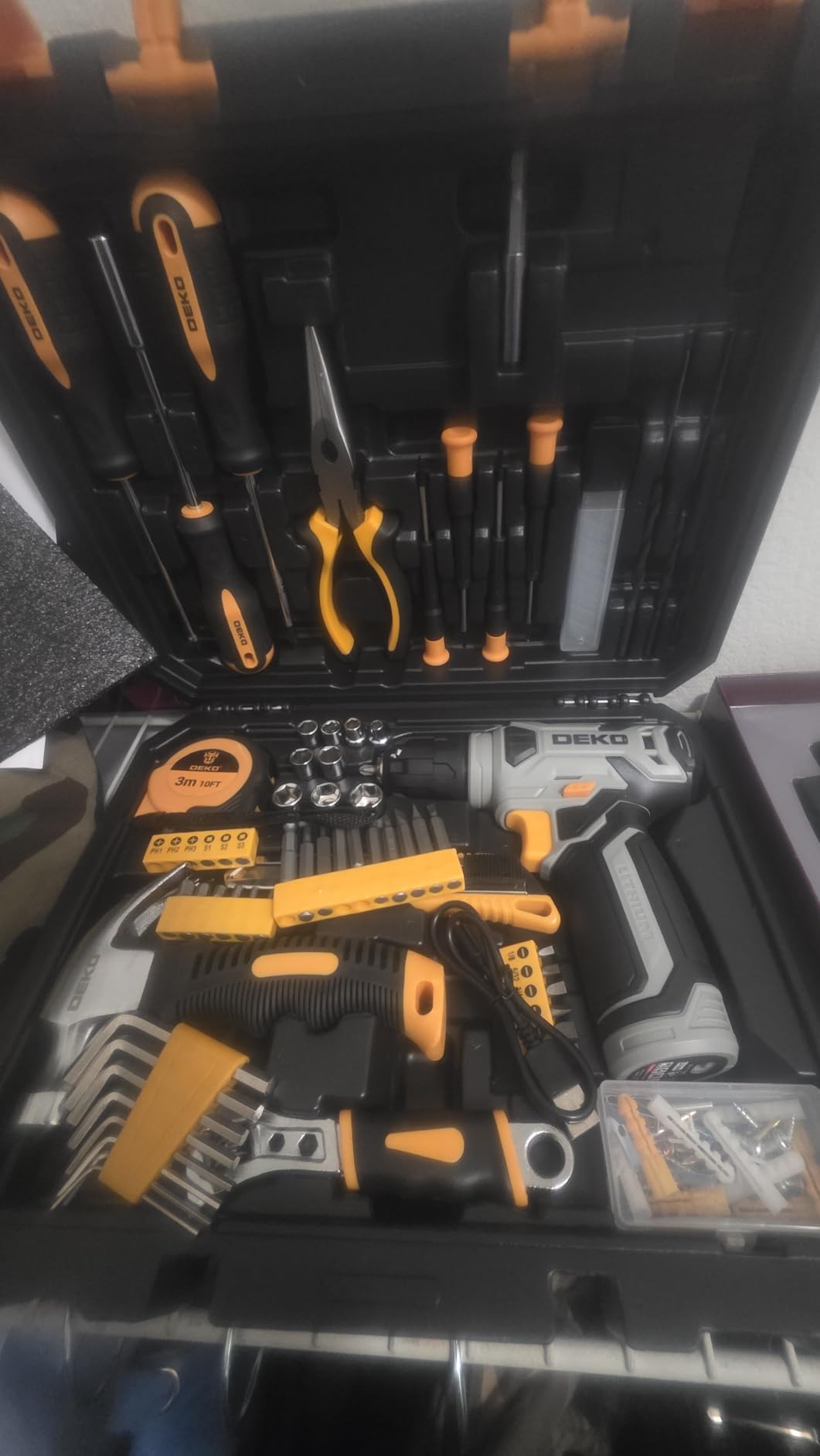 DEKOPRO Tool Set：Tool Kit with 8V Cordless Drill,Tool Box with Drill,Hand Drill Set for Men & Women,Home Tool Kits for House Repair,Handyman,DIY 126 Piece customer photo 2