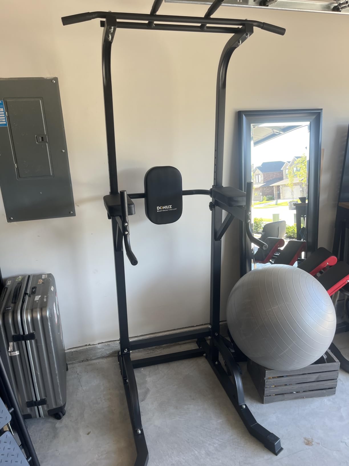 DONIUZ Power Tower Pull Up Bar and Dip Station, Multi-Function Home Gym, Strength Training Fitness Equipment, Height Adjustable customer photo 1