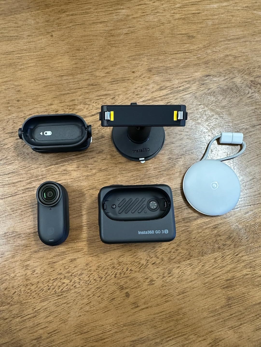 Insta360 GO 3S - 128 GB Black 4K Tiny Portable Vlogging Camera, Hands-Free POVs, Mount Anywhere, Stabilization, 140 Min Battery Life, 10m Waterproof, Pet POV customer photo 1