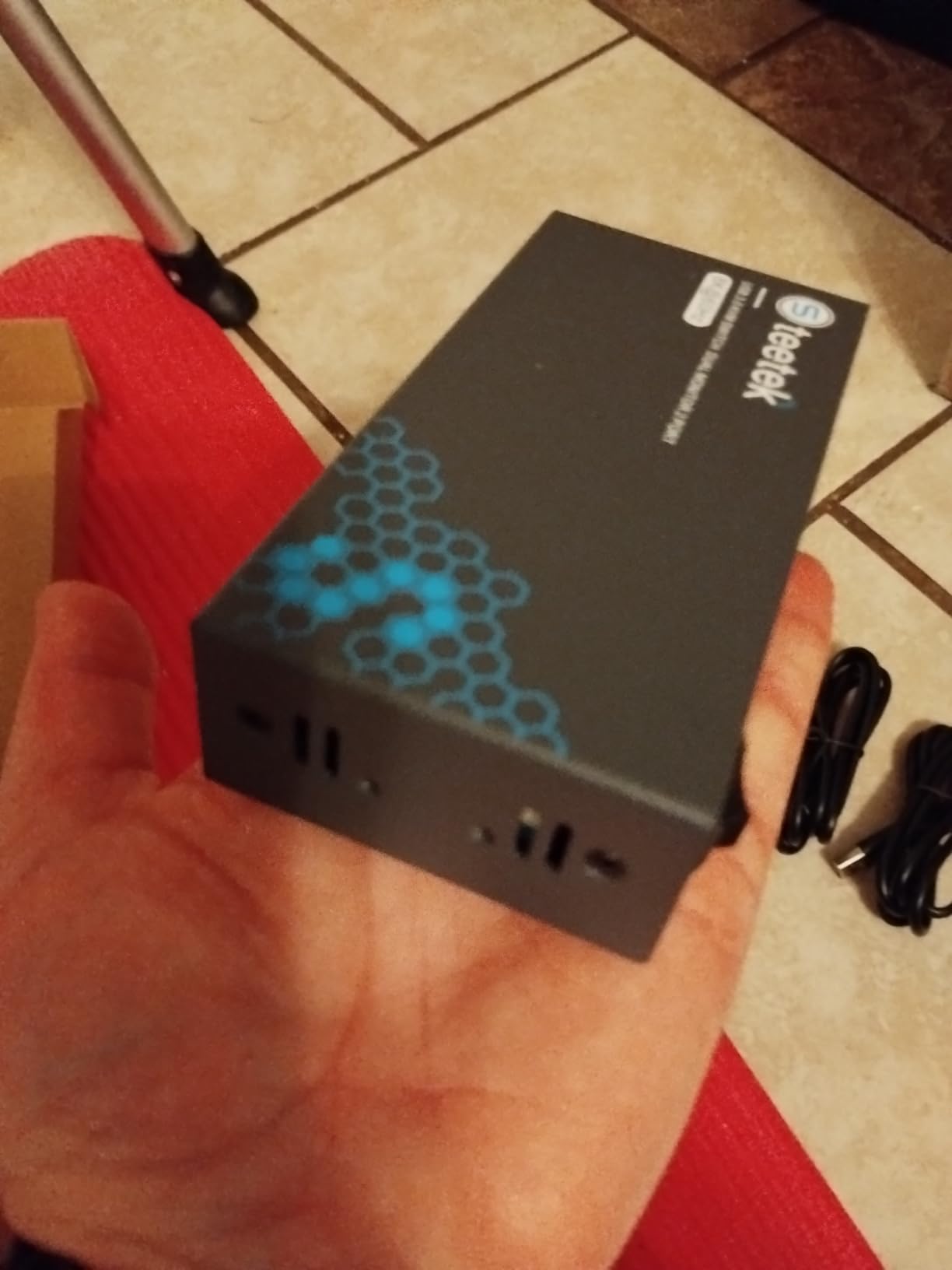 Hearvo USB 3.0 HDMI KVM Switch for 2 Computers 1 Monitor, 4K@60Hz, S7232H | Share Keyboard, Mouse, Hard Drives and Printer, EDID Adaptive, 2 USB Cables and Wired Desktop Controller customer photo 2