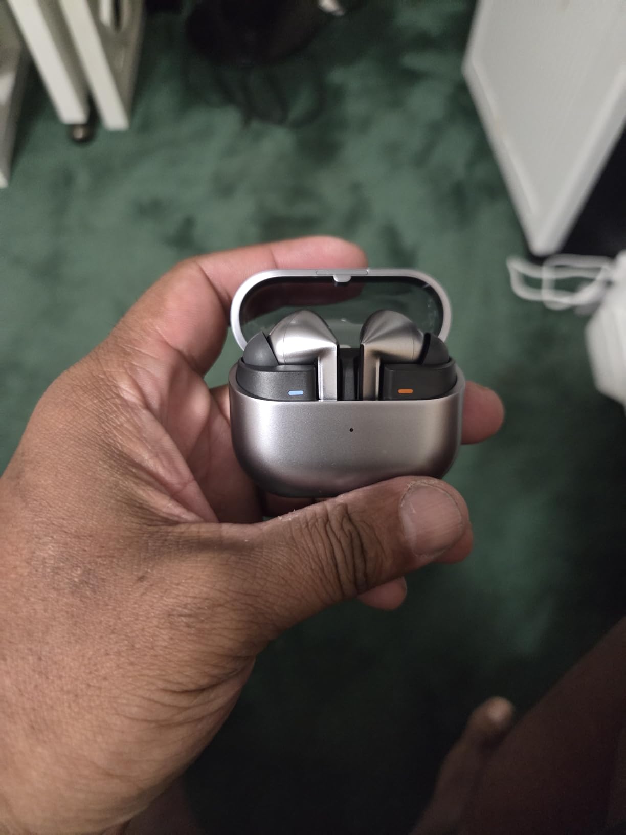 SAMSUNG Galaxy Buds3 Pro (2024, ANC) Water Resistant, AI Real-Time Language Interpreter, True Wireless Bluetooth 5.4 Earbuds, Hi-Fi, Noise Cancelling, Touch Control, International Model R630 (Silver) customer photo 2