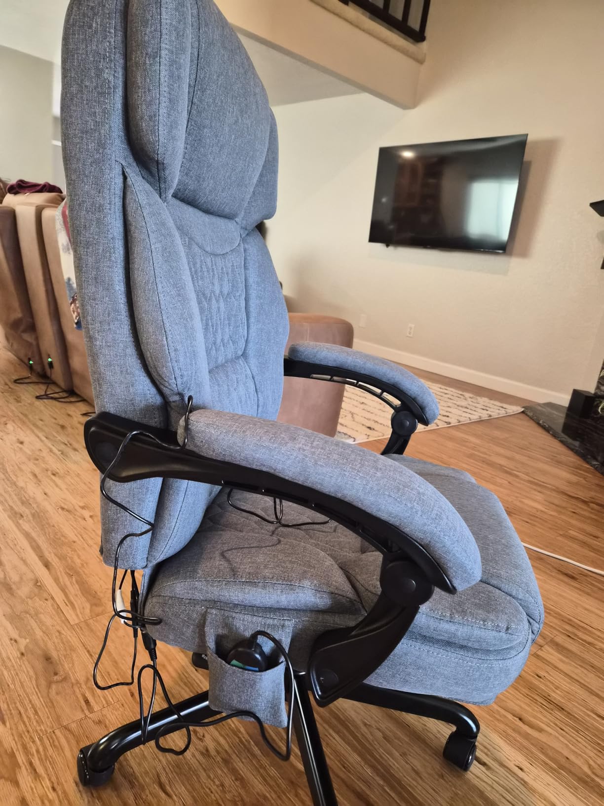 Massage Office Chair with Foot Rest 6 Points Vibration and Heat Home Office Desk Chairs for Heavy People 400lbs Reclining Managerial Chairs Ergonomic Executive Chair (Black) customer photo 1