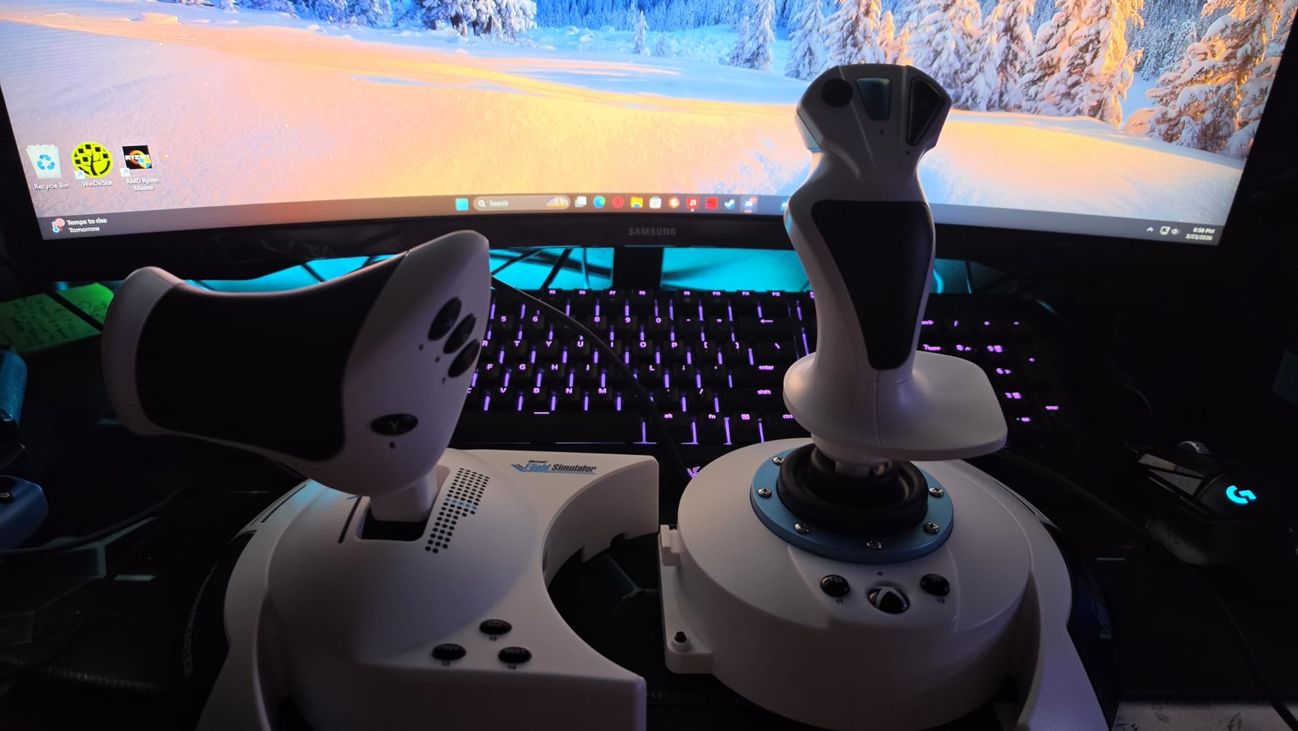 Thrustmaster T-Flight Hotas One MSFS 2024 Collector Edition - XBOX & PC | Detachable design, Officially licensed, 5 axes, 14 buttons, rapid trigger, hat switch, detachable throttle, dual rudder customer photo 2