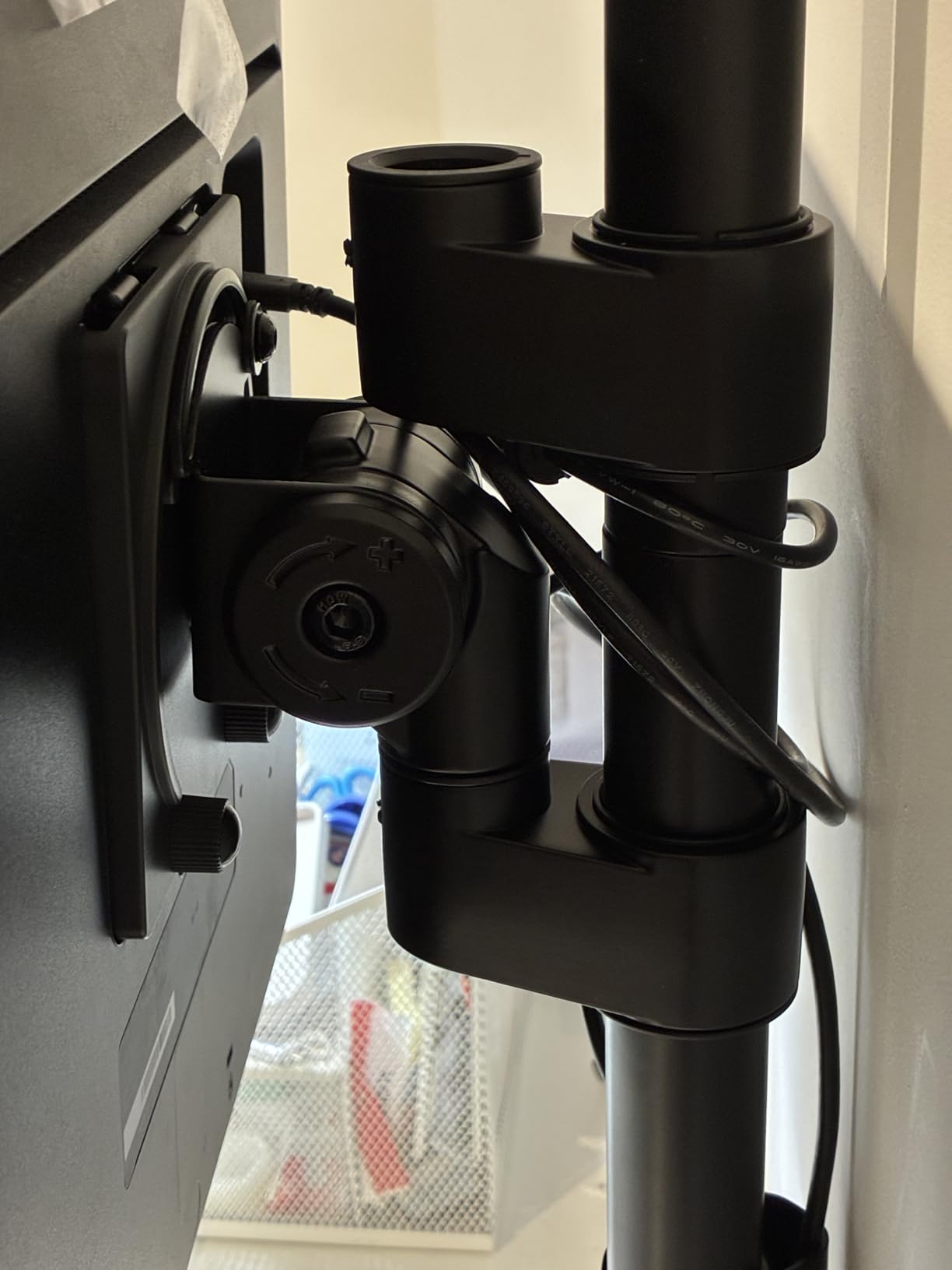 Dual Ultrawide Monitor Mount for 24-57'' Screens, Max Load 59.4 lbs per Arm customer photo 1