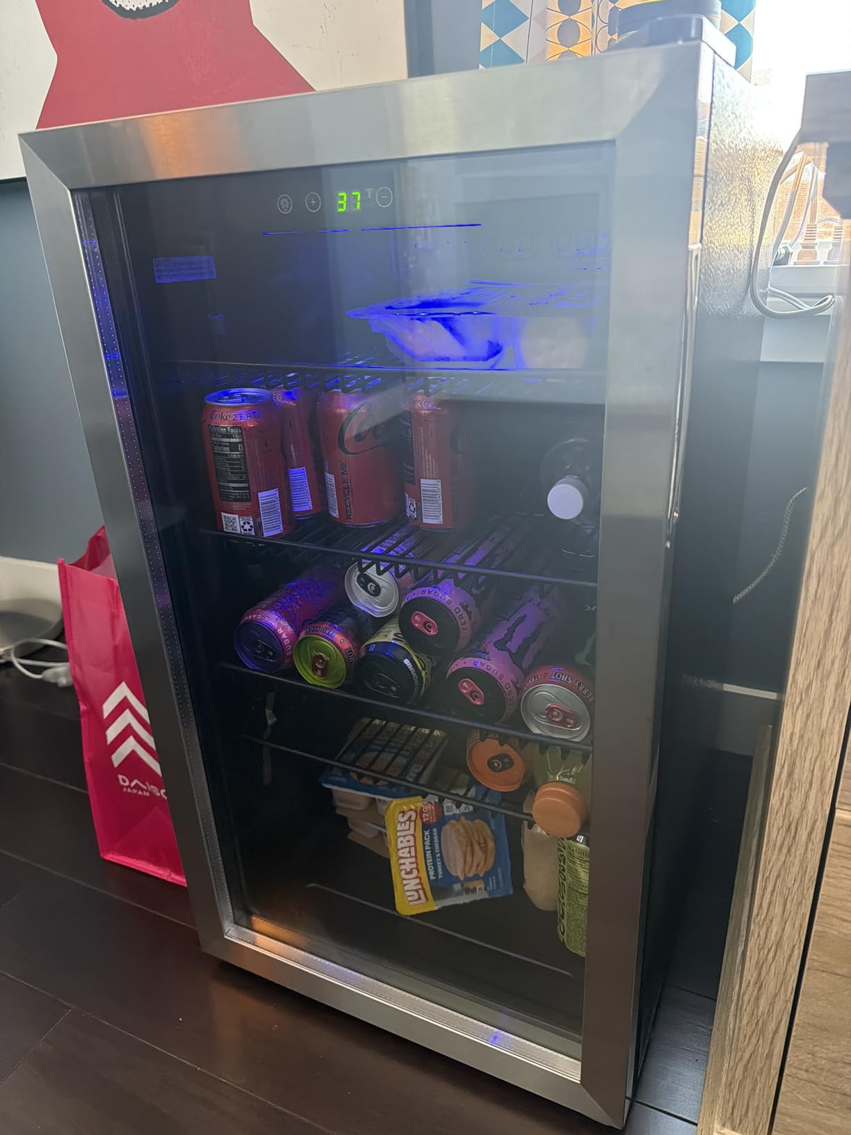 Erivess 1.3 Cu Ft Mini Fridge, 60 Cans Freestanding Beverage Refrigerator customer photo 1