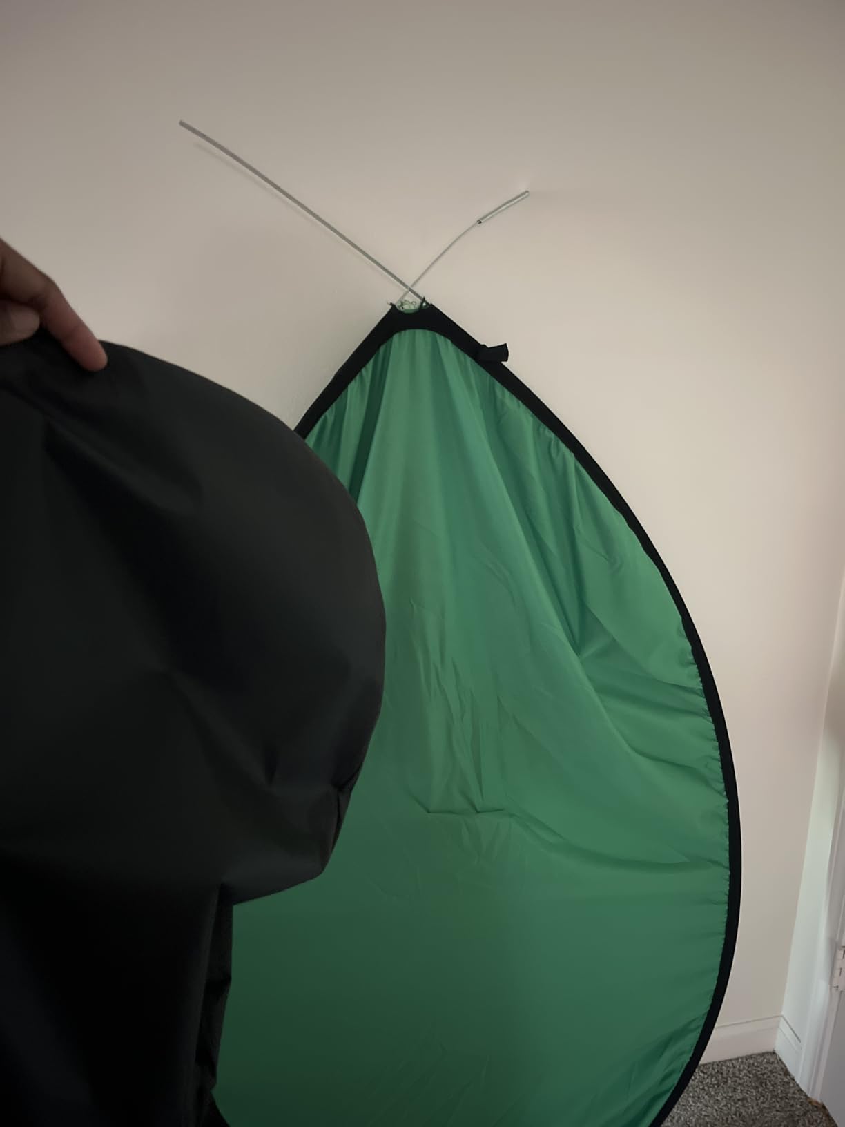 Green Screen Backdrop, 58in Portable Green Screen Chair with Stand Double Sided Foldable Green Background, Chroma Key, for Photography Streaming Gaming Photo Zoom Video Chats and Meeting customer photo 1