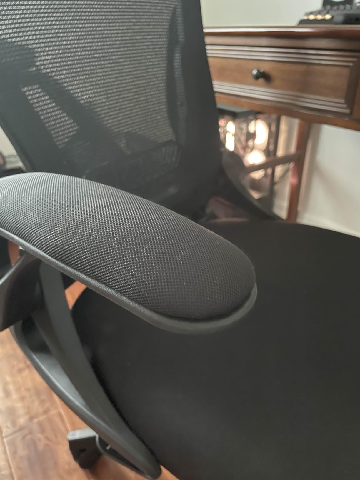 Tervo Model U - Folding Office Chair - Ergonomic Design for Small Spaces | Folding desk chair with breathable high-rebound mesh, flip-up arms and lumbar support for home office, study and gaming customer photo 1