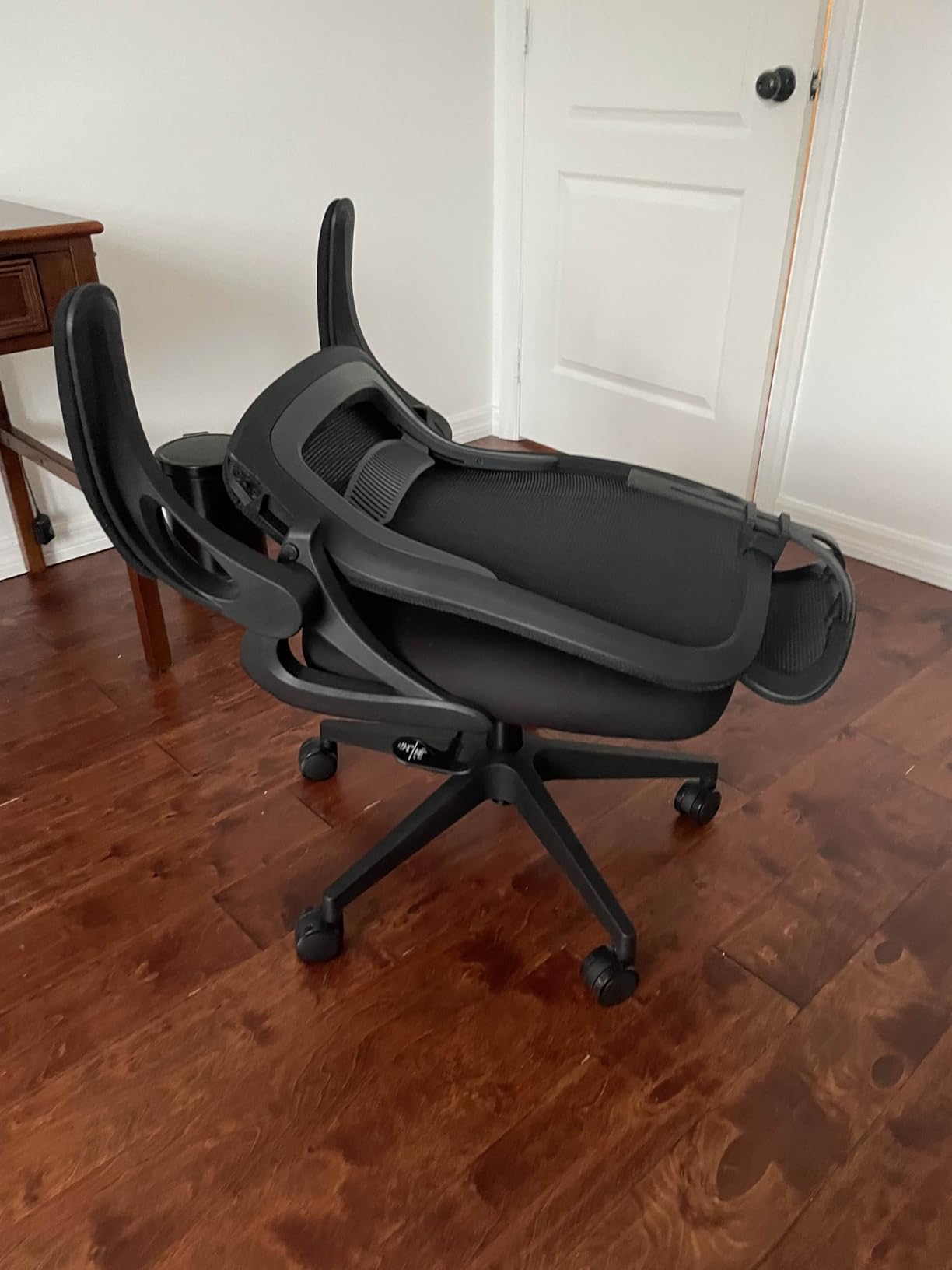 Tervo Model U - Folding Office Chair - Ergonomic Design for Small Spaces | Folding desk chair with breathable high-rebound mesh, flip-up arms and lumbar support for home office, study and gaming customer photo 2