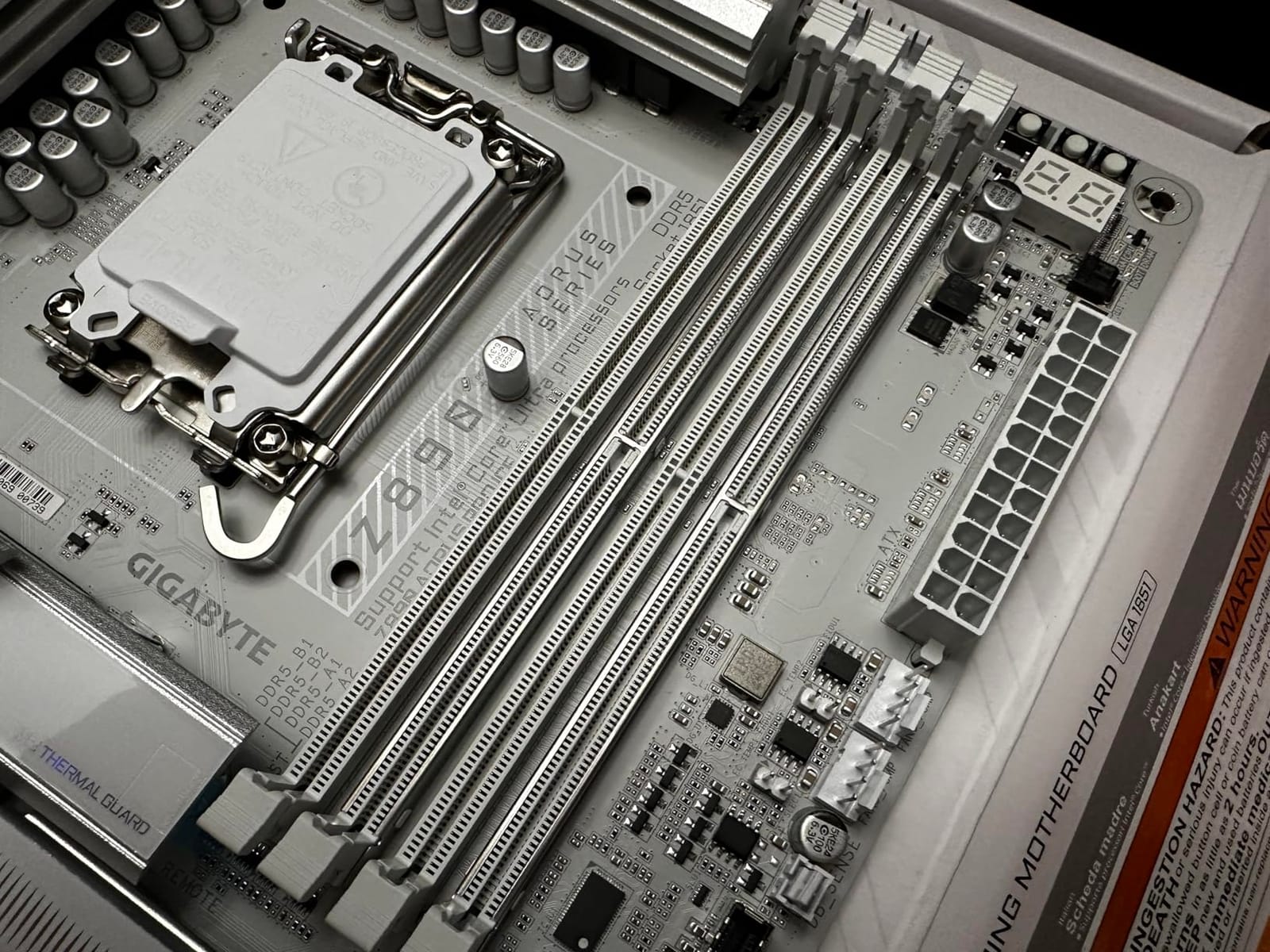GIGABYTE Z890 AORUS PRO ICE Intel Core Ultra (Series 2) LGA 1851 Motherboard, ATX, DDR5, 5X M.2, PCIe 5.0, Thunderbolt 4, WIFI7, 5GbE LAN, EZ-Latch customer photo 2