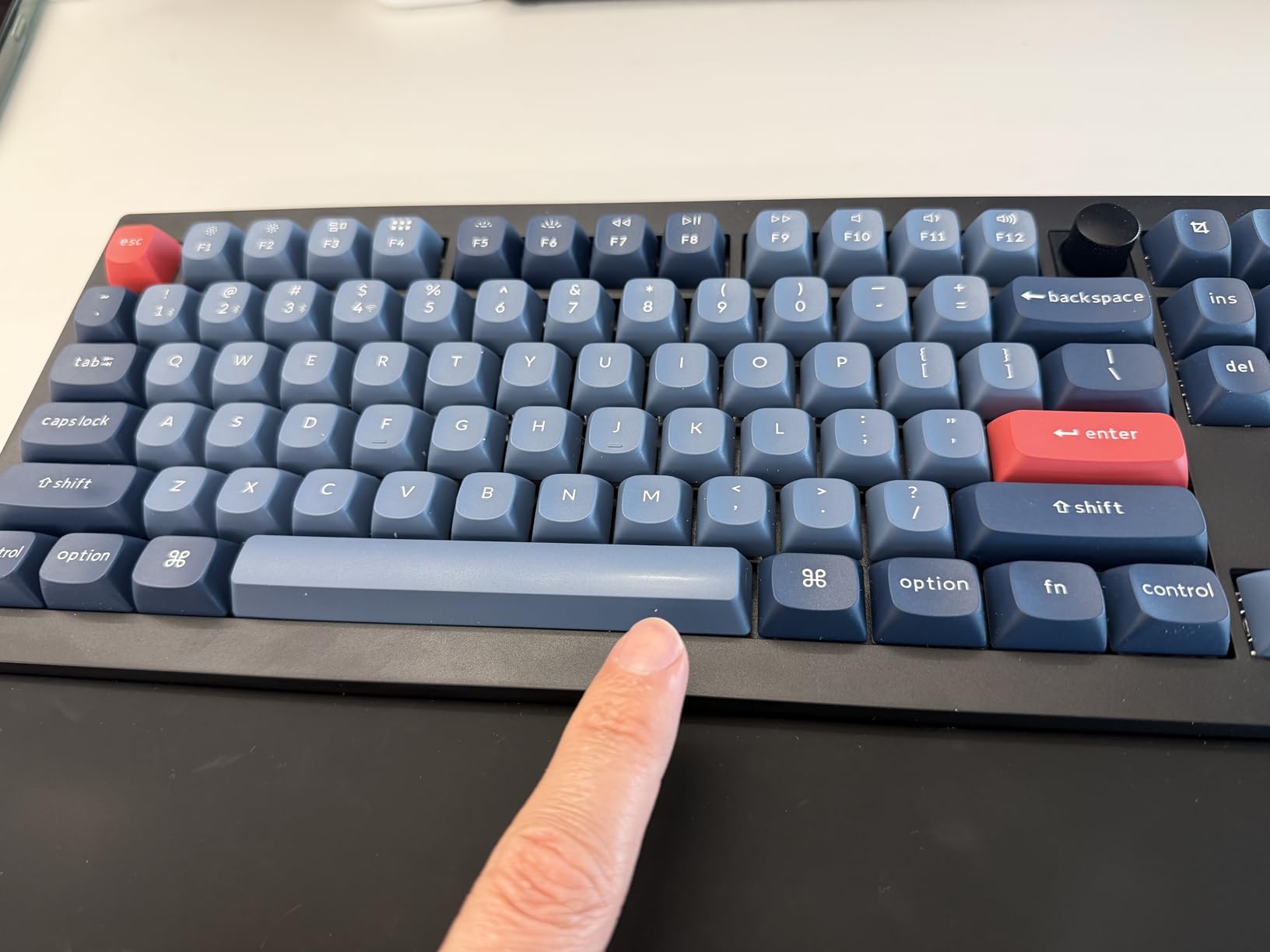 Keychron V6 Max Wireless QMK Mechanical Keyboard 2.4 GHz & Bluetooth customer photo 1