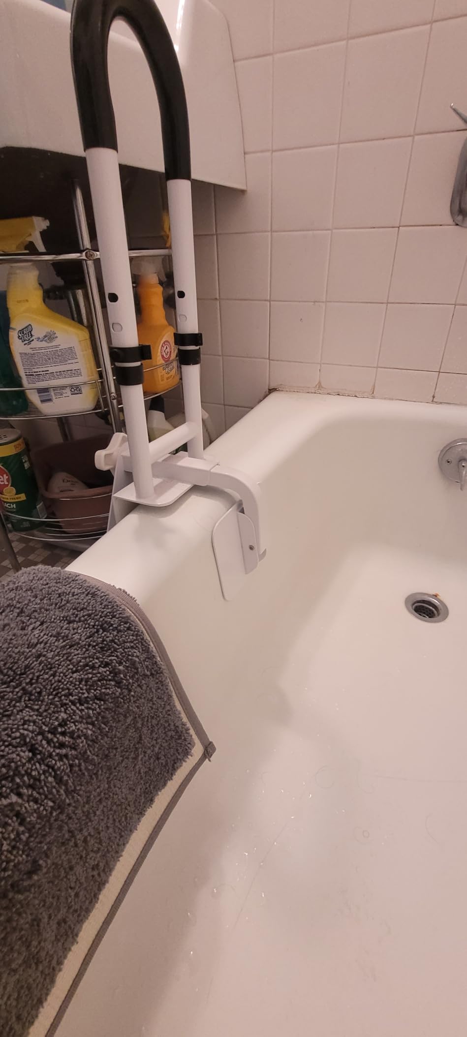 Adjustable Bathtub Safety Rail, Bathtub Handle Grab Bar with Non-Slip Grip for Seniors, Elderly, Fits 3.1 to 6.7 Inch Tub Walls, Supports 300 lbs customer photo 1