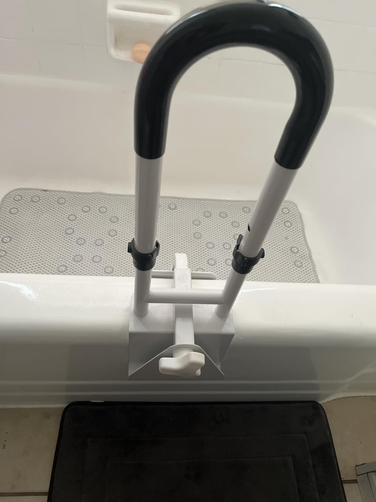Adjustable Bathtub Safety Rail, Bathtub Handle Grab Bar with Non-Slip Grip for Seniors, Elderly, Fits 3.1 to 6.7 Inch Tub Walls, Supports 300 lbs customer photo 2