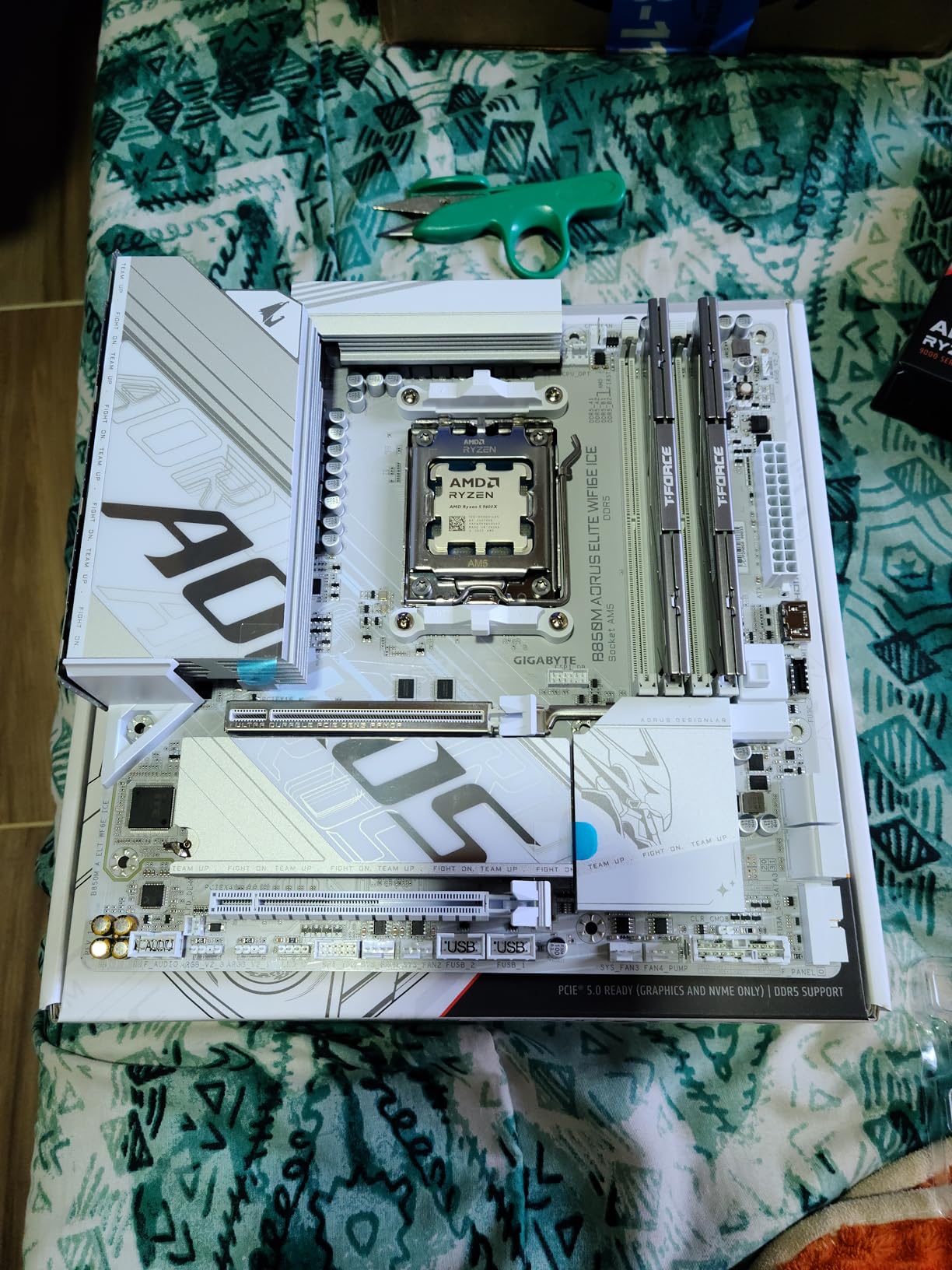GIGABYTE B850M AORUS Elite WIFI6E ICE AMD AM5 mATX Motherboard, Support AMD Ryzen 9000/8000/7000 Series, DDR5, 12+2+2 Power Phase, 2X M.2, PCIe 5.0, USB-C, WIFI6E, 2.5GbE, EZ-Latch, 5-Year Warranty customer photo 2