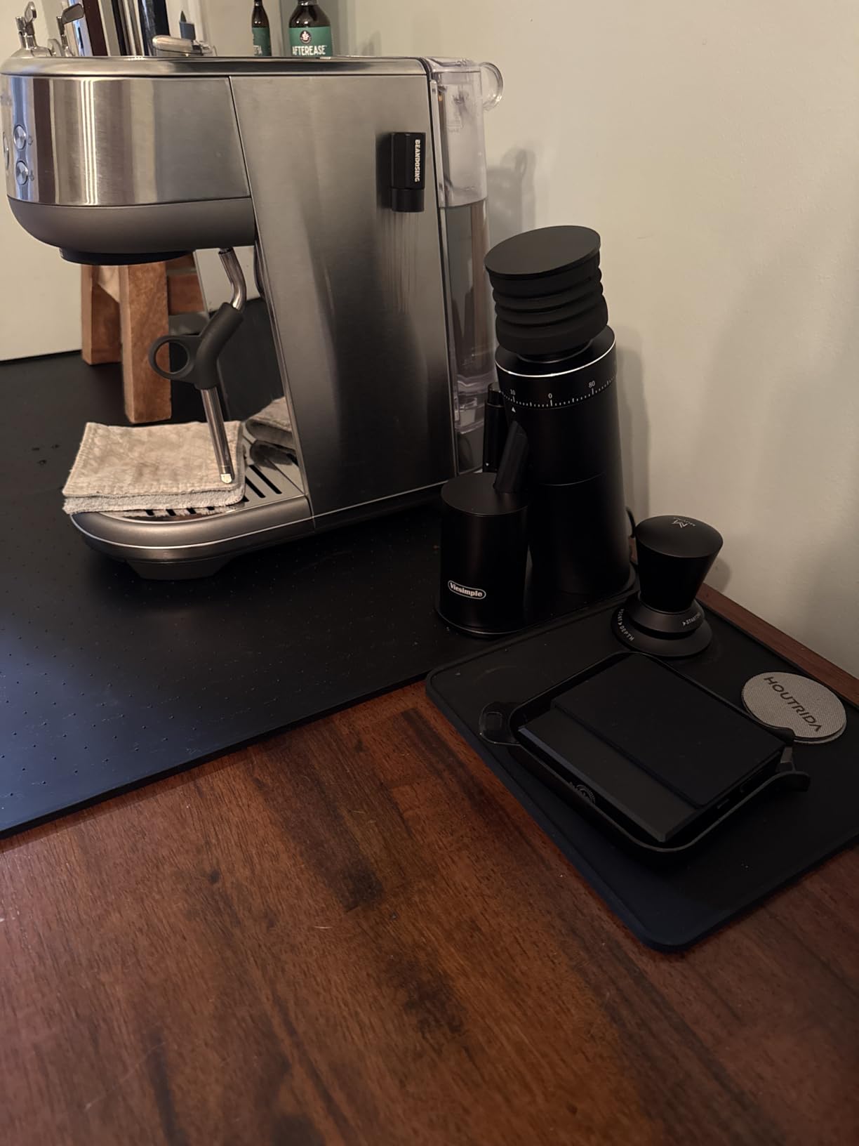 Gen 4 Electric Burr Coffee Grinder, Single Dose, Espresso, Black | Magnetic dosing cup, anti-static design and compact quiet workflow help keep daily home brewing cleaner and more consistent. customer photo 1