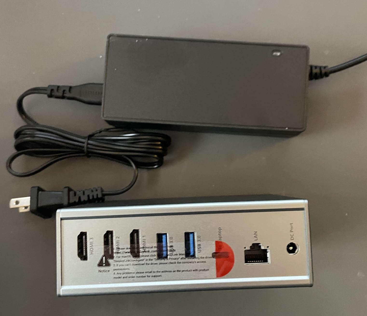 TobenONE USB C Laptop Docking Station 3 Monitors, Triple 4K DisplayLink customer photo 1