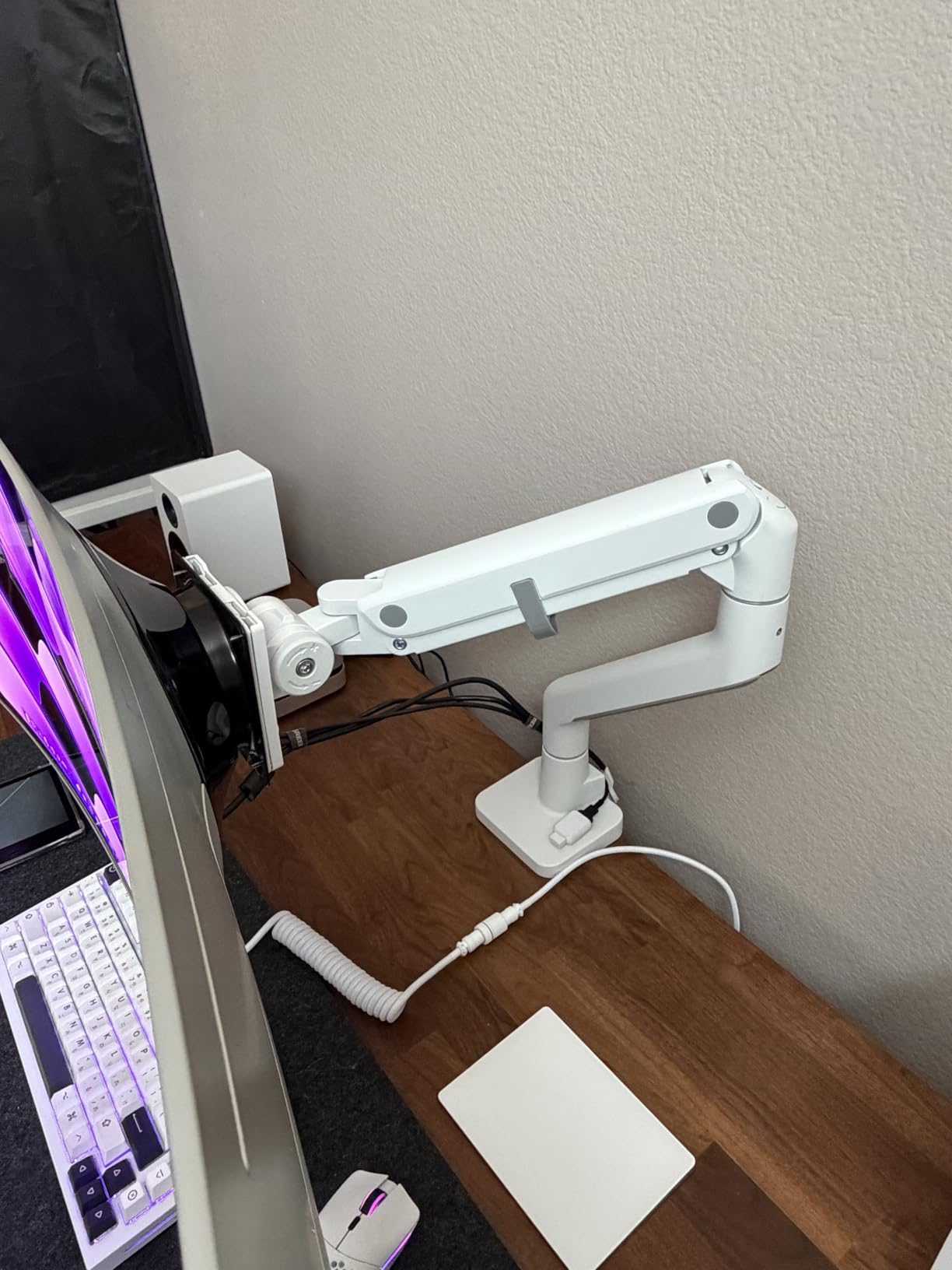 monTEK Heavy Duty Monitor Arm, 17-57