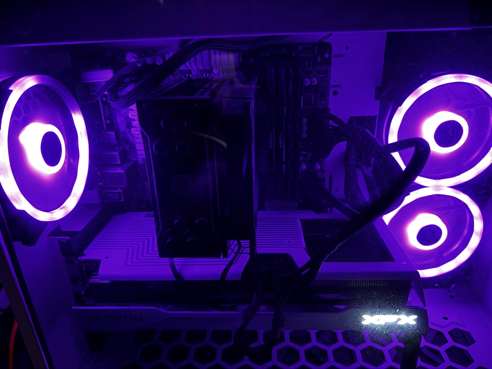 XFX Swift AMD Radeon RX 9070XT Triple Fan White Gaming Edition with 16GB GDDR6 HDMI 3xDP, AMD RDNA 4 RX-97TSWF3W9 customer photo 1