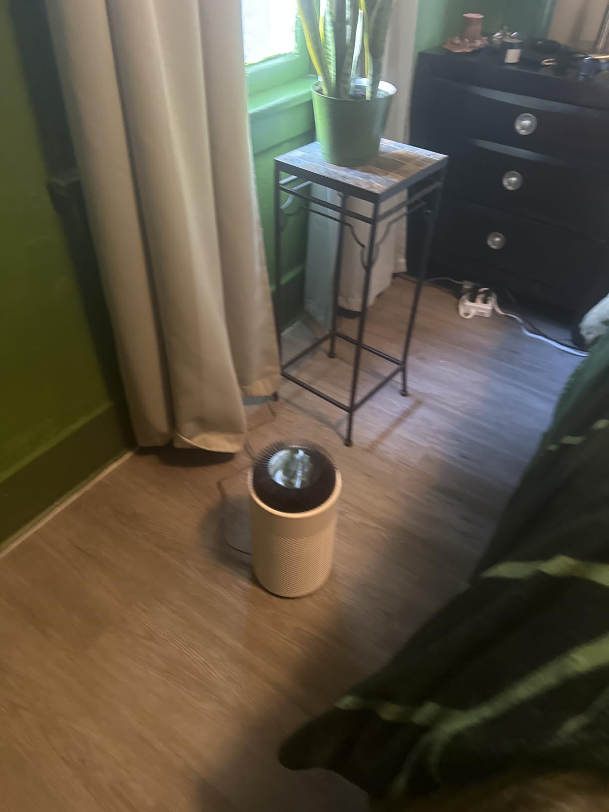 COWAY Air Purifier for Bedroom up to 500 ft², HEPA and Deodorization Filter for Smoke, Allergies, Pet Dander, AQI Monitor, Auto Mode, Filter Indicator, Night Light, 2yr Warranty, Airmega 50 White customer photo 2