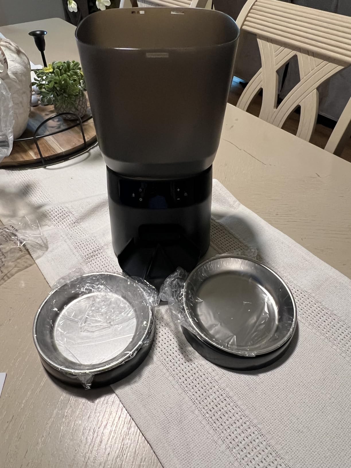 Automatic Cat Feeders for Two Cats, 5L/20 Cups Double Automatic Cat Food Dispenser with 2 Stainless Bowls, Timer Setting 20 Portions 6 Meals Per Day, 10s Meal Call (Black) customer photo 1