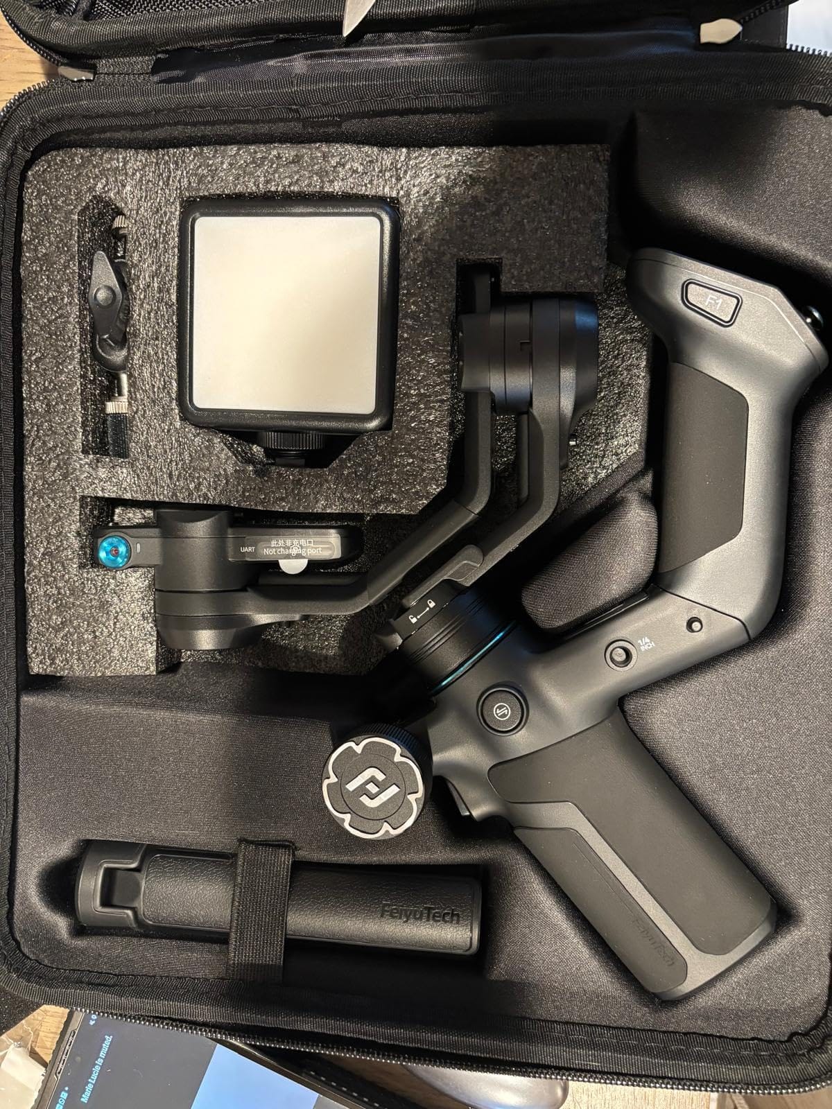 Feiyu SCORP Mini 3 Pro Kit, Gimbal Stabilizer for Camera, iPhone, Action Cam | Built-in AI Tracking, 4.4lb Payload, Detachable Screen Handle, w/Case, Light, Vertical Shoot, For Canon/Sony/Nikon Camera customer photo 2