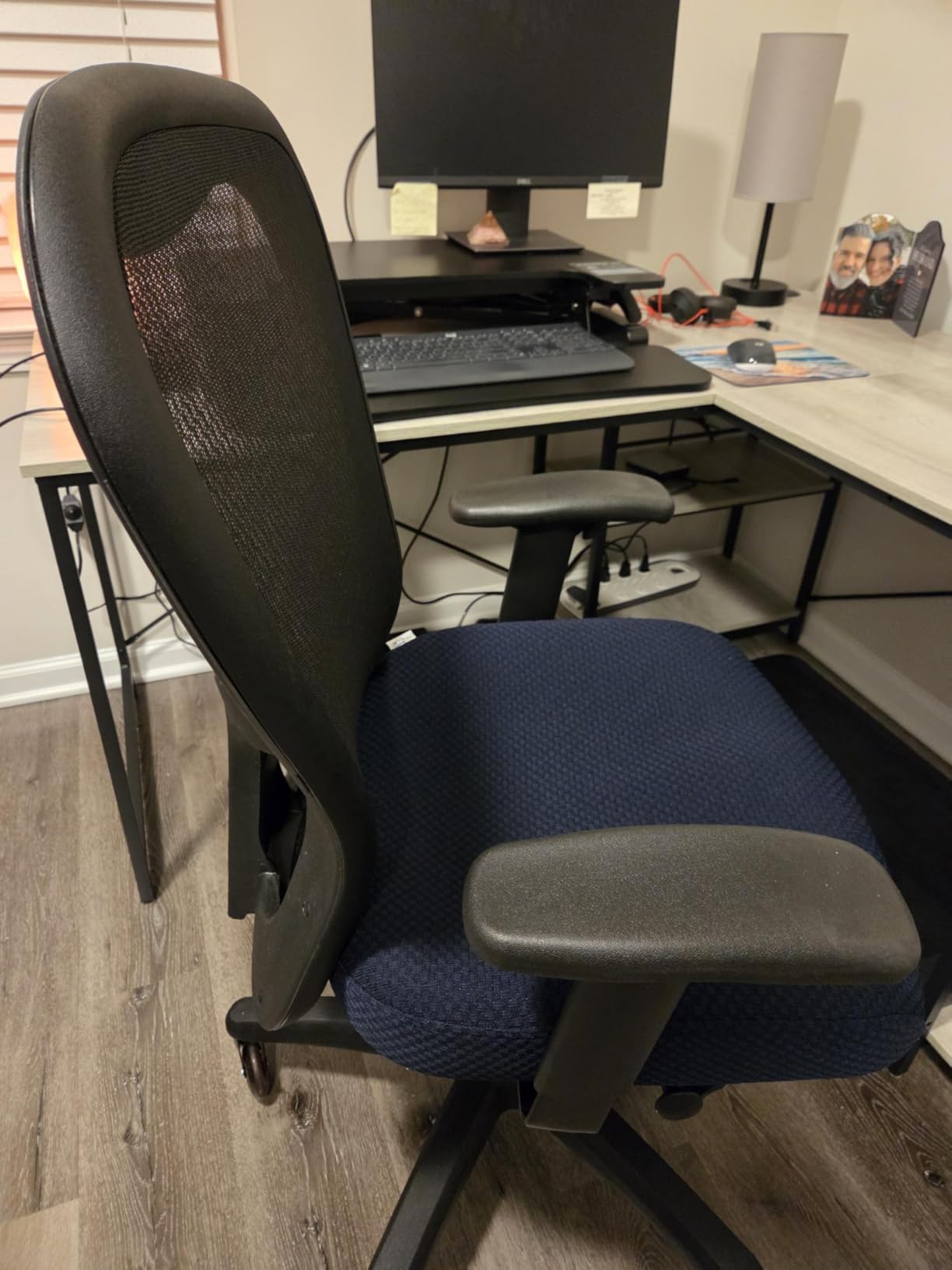 Tempur-Pedic TP9000C Mesh Swivel Task Chair with Tempur Material, Cooling Gel Layer, Adjustable Armrests, and Lumbar Support, Black customer photo 1