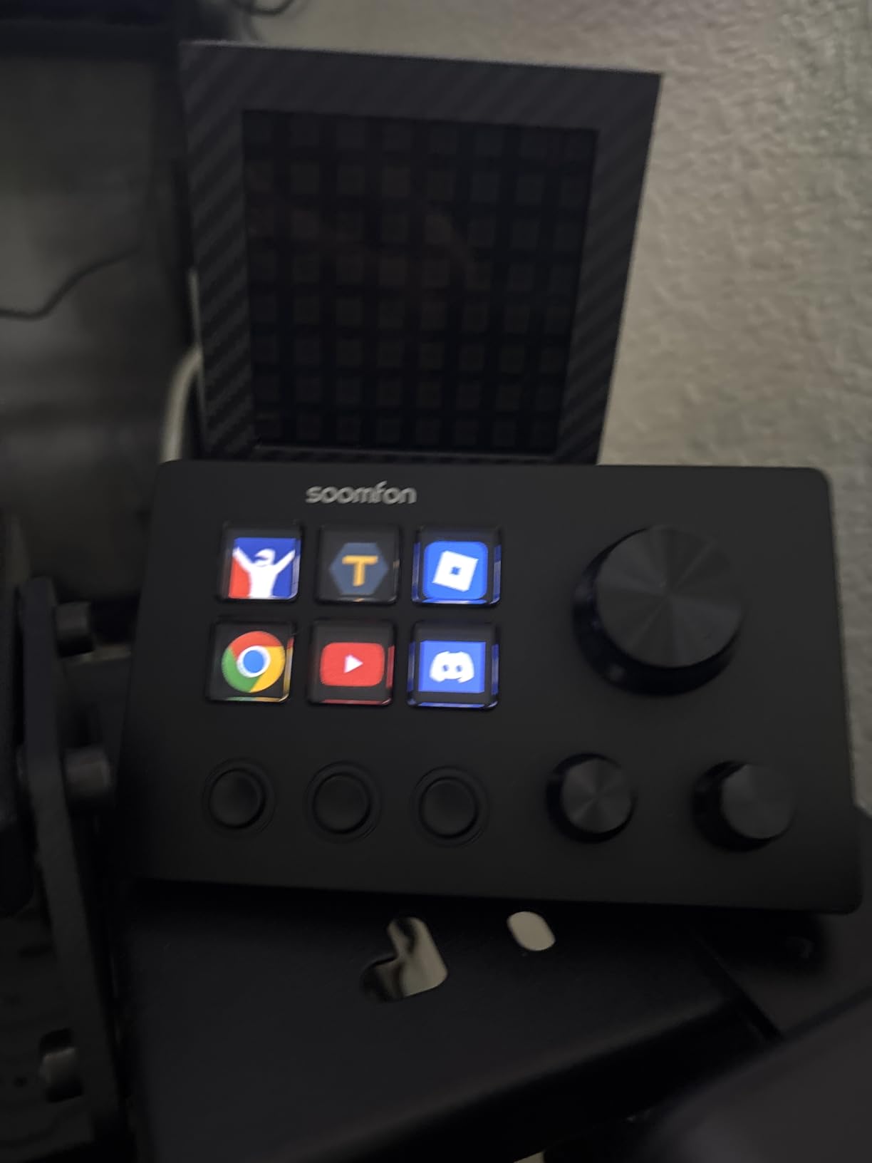 SOOMFON Stream Controller Studio Deck 6 Macro Keys, 3 Dials, 3 Buttons customer photo 2