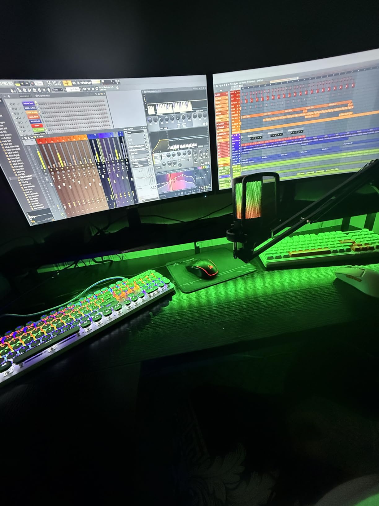 SANSUI 24 Inch Curved 160Hz Gaming Monitor, 1500R Curved Gaming Monitor, FHD 1080P Computer Monitor, MPRT 1ms Fast VA, Freesync, HDR, 3000:1, HDMI2.0, DP1.4, VESA Supp. (ES-G24C1L HDMI Cable Incl.) customer photo 1