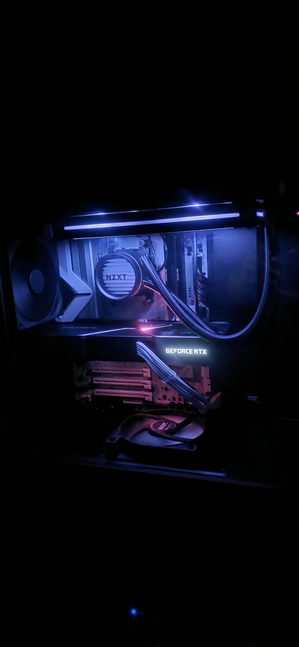 GIGABYTE B850 Eagle WIFI7 ICE AMD AM5 ATX Motherboard, Support AMD Ryzen 9000/8000/7000 Series, DDR5, 8+2+2 Power Phase, 3X M.2, PCIe 5.0, USB-C, WIFI7, 2.5GbE LAN, EZ-Latch, 3-Year Warranty customer photo 1
