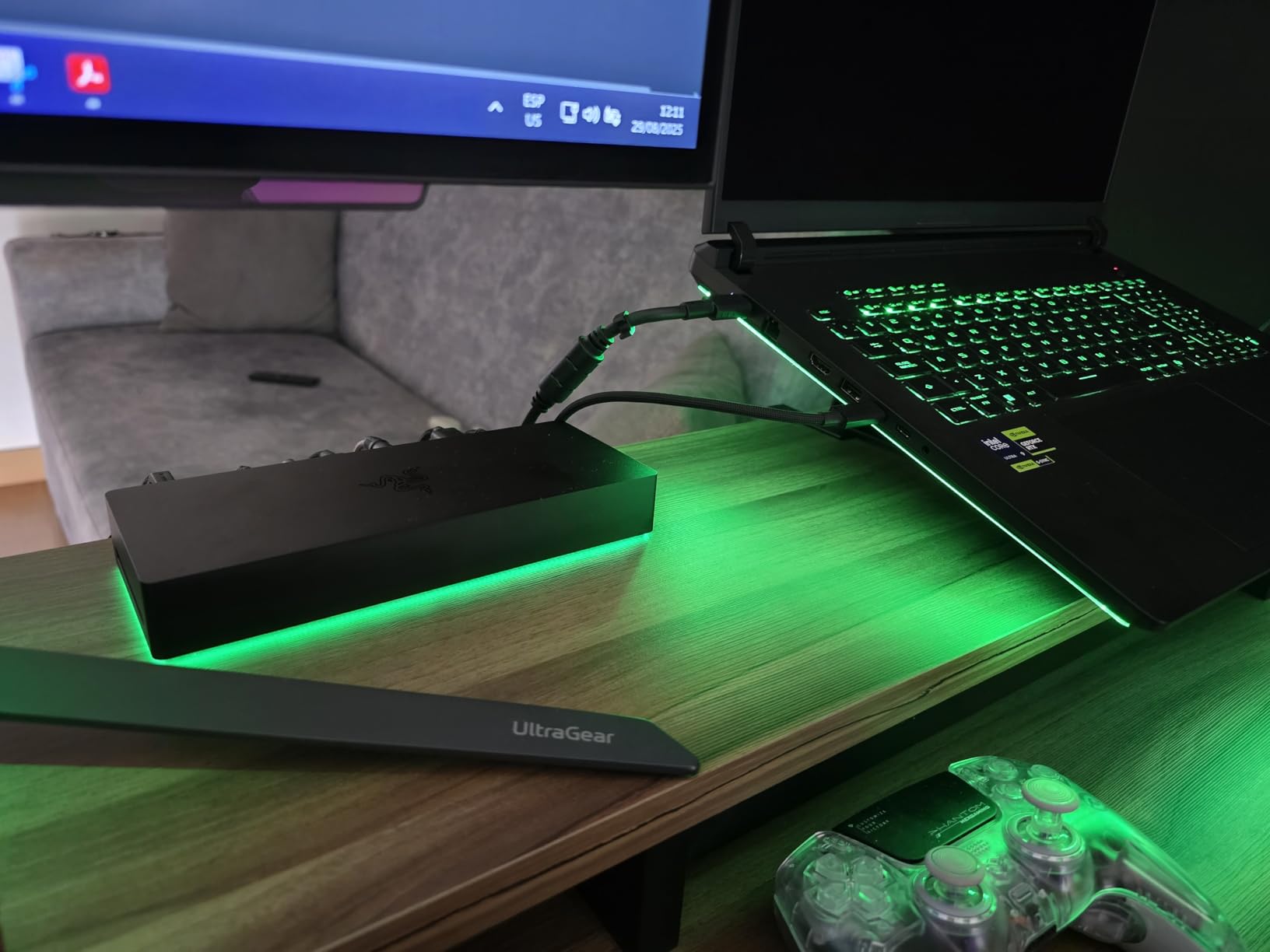 Razer Thunderbolt 5 Dock Chroma, 11 Ports + M.2 SSD Slot, Black customer photo 1