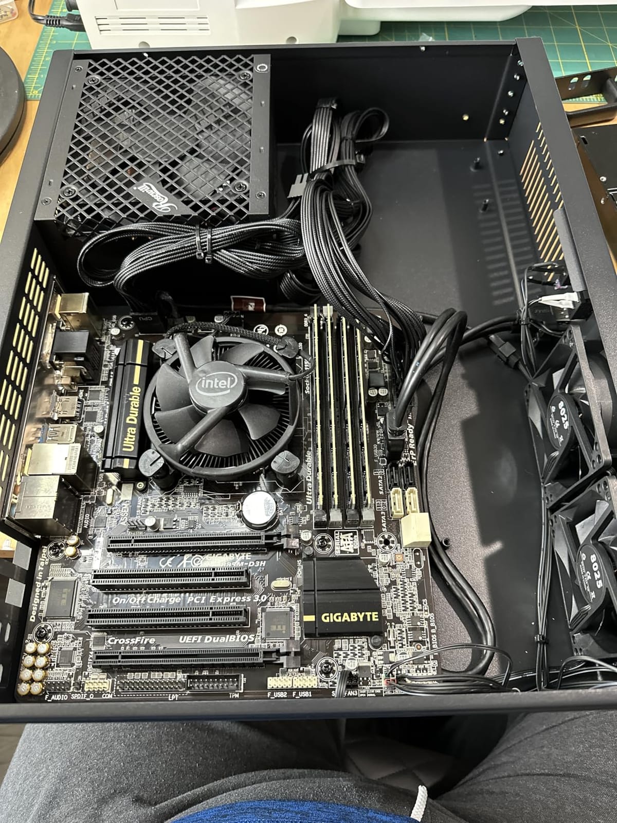 Rosewill VSB 650W 80+ Bronze, ATX 3.0 & 3.1 Compatible, Semi-Modular Power Supply, PCIe 5.1 12V-2x6 Connector, 105°C/221°F Japanese Capacitor, 120mm ICB Silent Fan - 5 Year Warranty customer photo 2