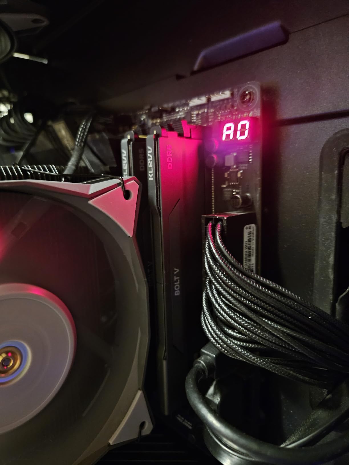 KLEVV Bolt V DDR5 32GB (2x16GB) 6000MHz CL28 SK Hynix A-Die 1.35V Gaming Desktop Ram Memory XMP 3.0 / AMD Expo Ready - White (KD5AGUA80-60B280I) customer photo 1