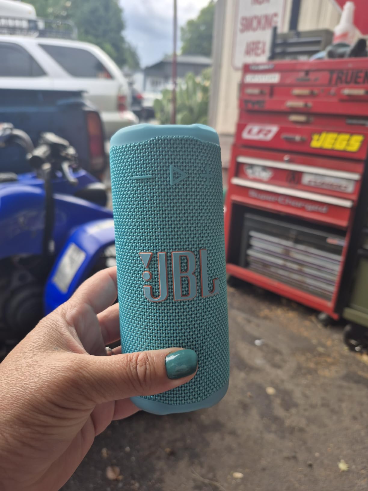 JBL Grip Portable Bluetooth Speaker, Waterproof, Ambient Light - Blue, Up to 14 Hr Playtime, AI Sound Boost, IP68 Waterproof And Dustproof, Drop-Proof, App Control, Ideal For Outdoor And Travel customer photo 1