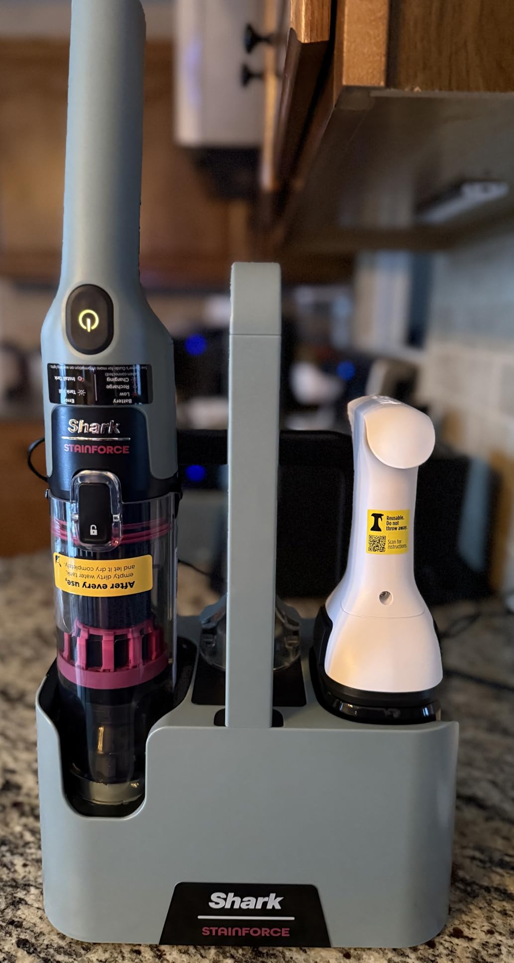 Shark StainForce Cordless Stain, Odor & Urine Remover, 2 Tools, Caddy HX101 customer photo 1