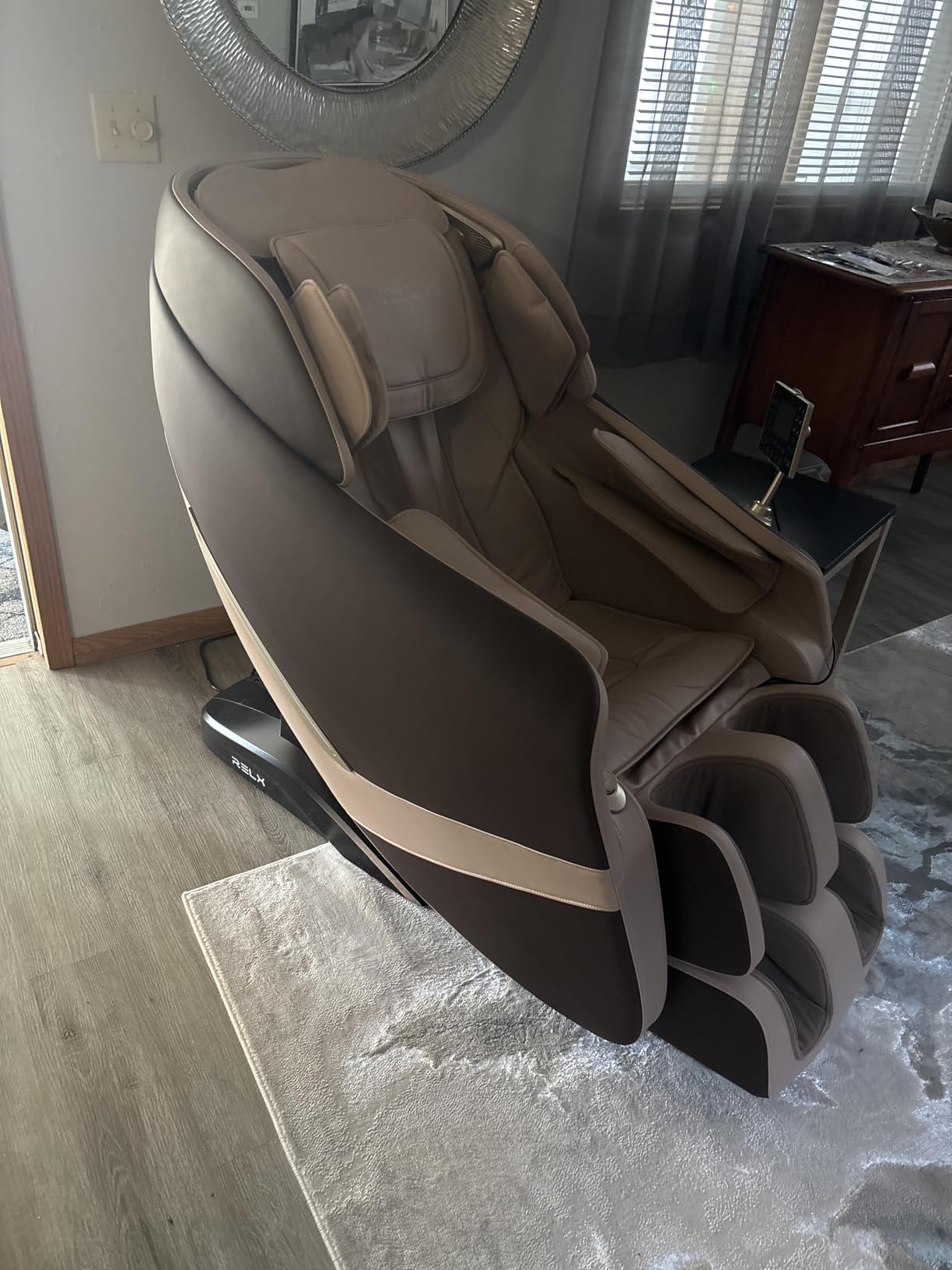 RELX Massage Chair Full Body, Zero Gravity, Airbag Shiatsu, SL-Track, Beige customer photo 1