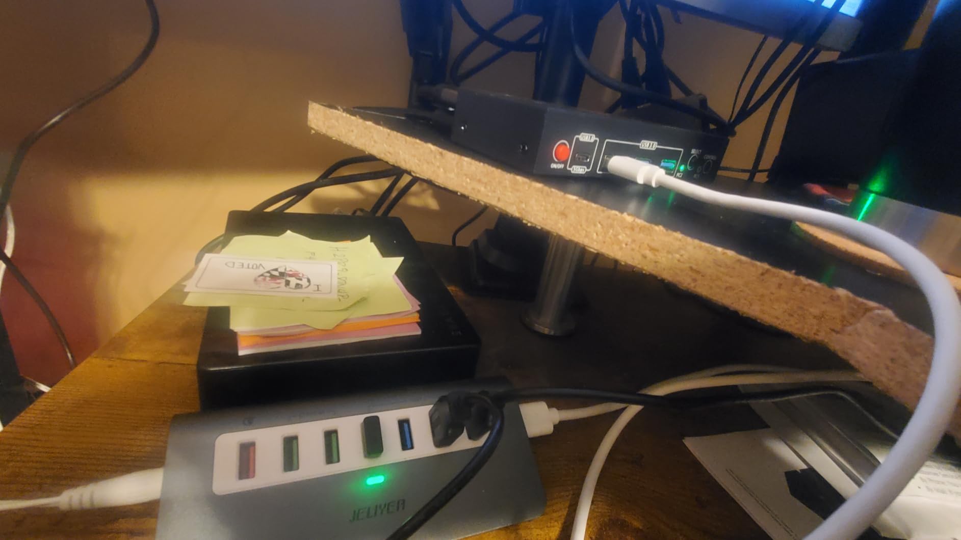 HDMI KVM Switch 2 Monitors 2 Computers - 8K@60Hz, 4K@120Hz customer photo 2