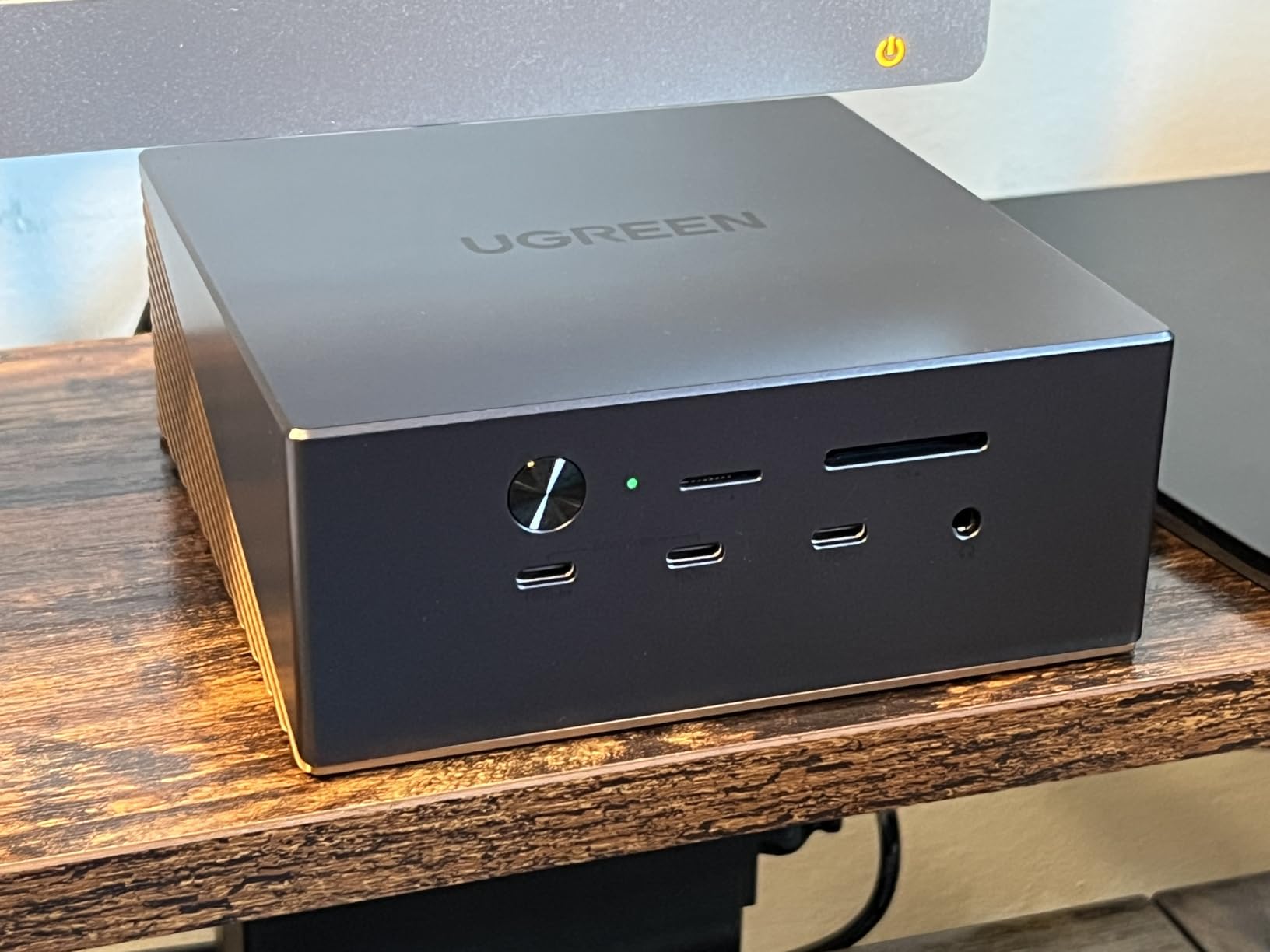 UGREEN Maxidok Thunderbolt 5 Docking Station, 8TB M.2 NVMe SSD Support customer photo 1